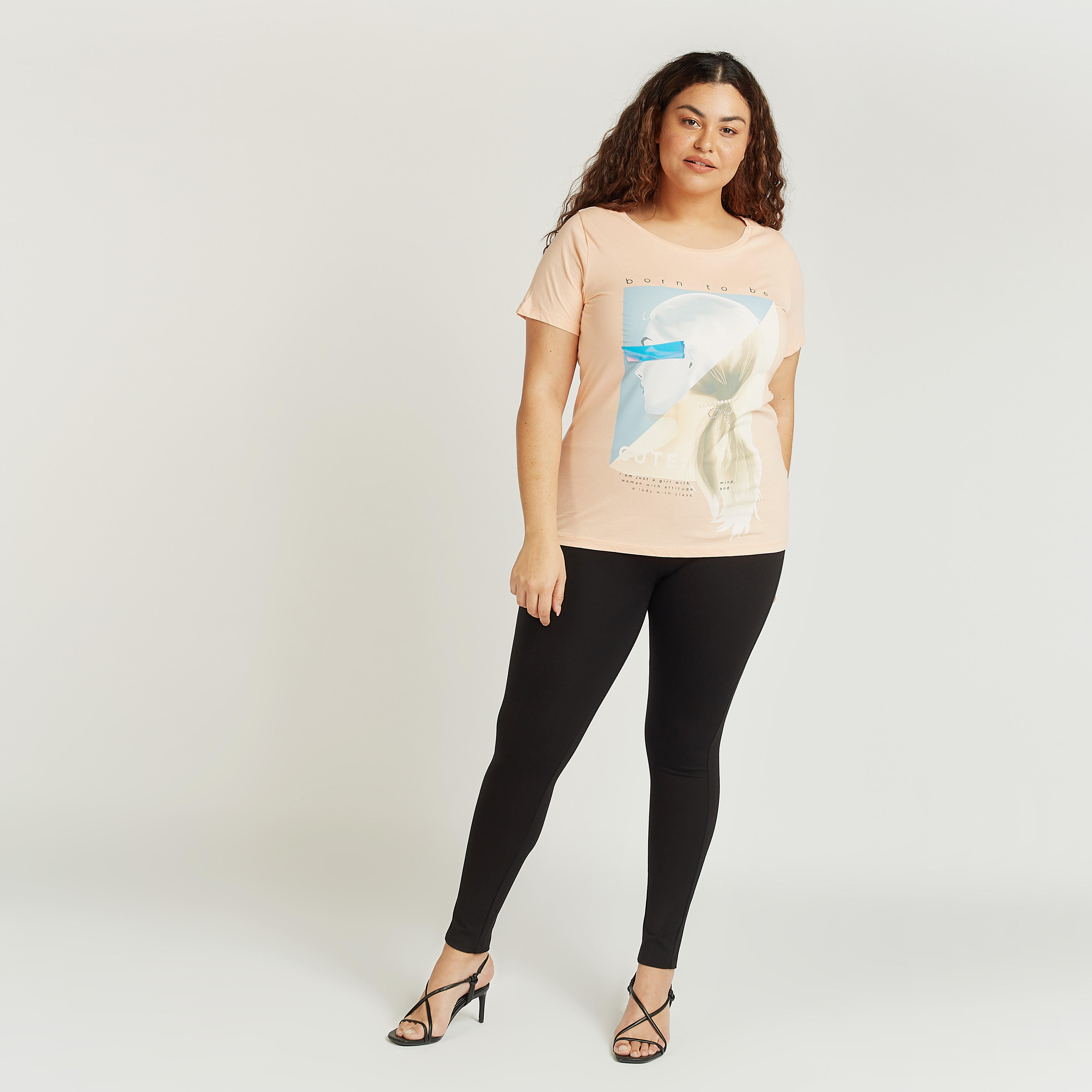 تيشيرت بياقة مستديرة وأكمام قصيرة وطبعات-women-clothing-tshirts-image-2