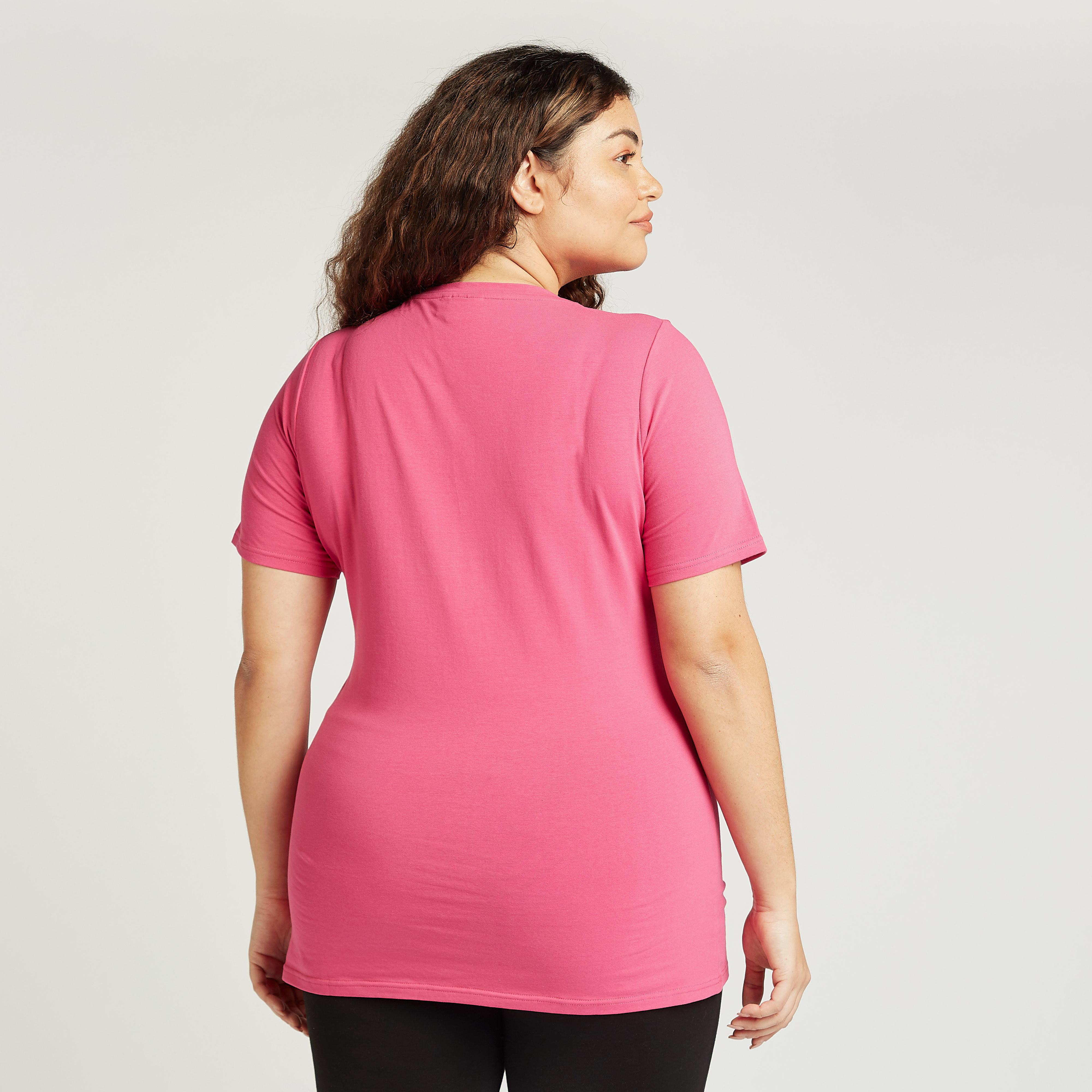 تيشيرت بياقة مستديرة وأكمام قصيرة وطبعات ميكي ماوس-women-clothing-tshirts-image-4