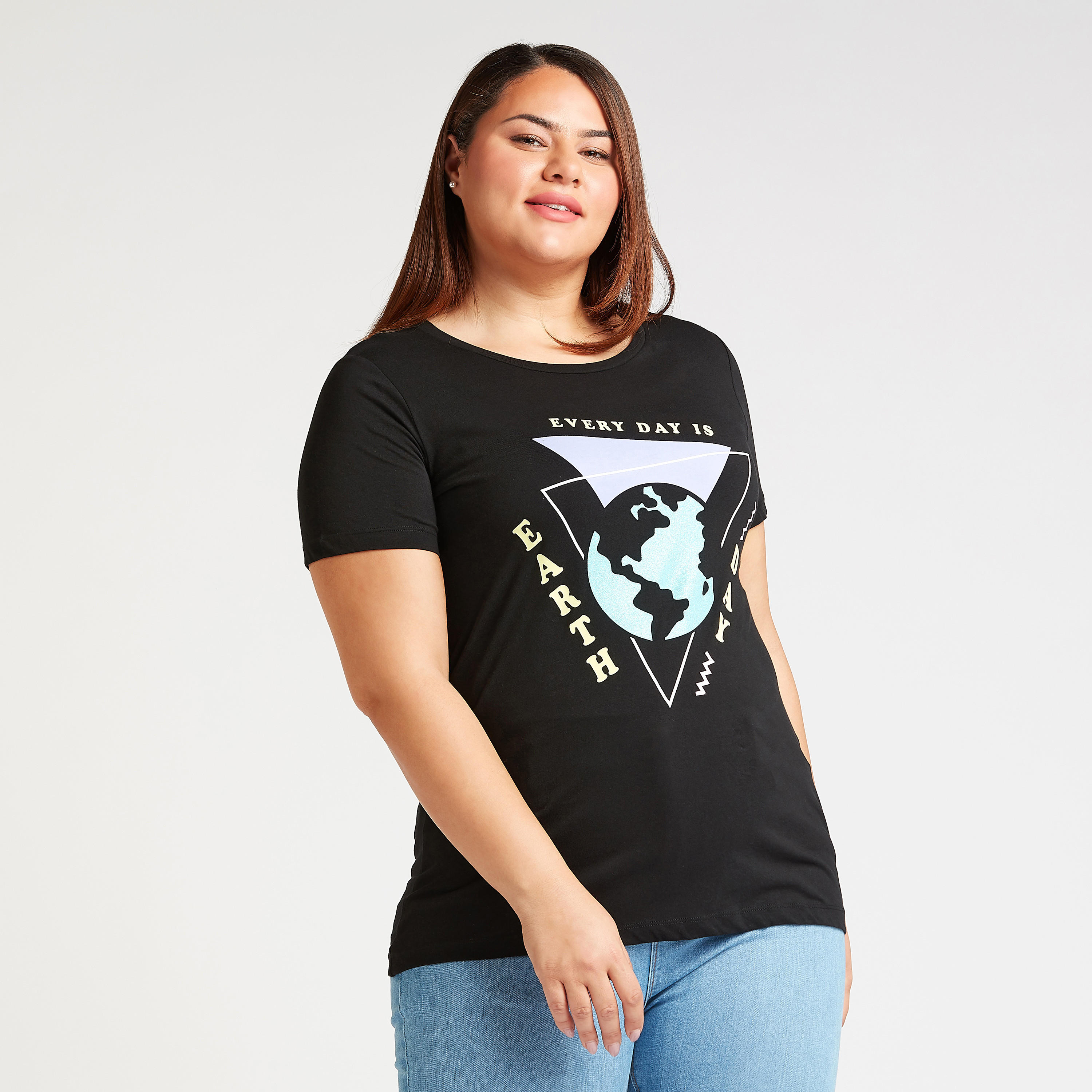 تيشيرت بياقة مستديرة وأكمام قصيرة وطبعات تايبوغرافيك-women-clothing-tshirts-image-4