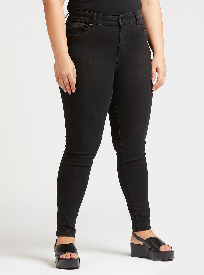 بنطلون جينز سادة سكيني بخصر متوسّط الإرتفاع وجيوب وعراوي حزام-women-clothing-bottoms-jeans-image-1
