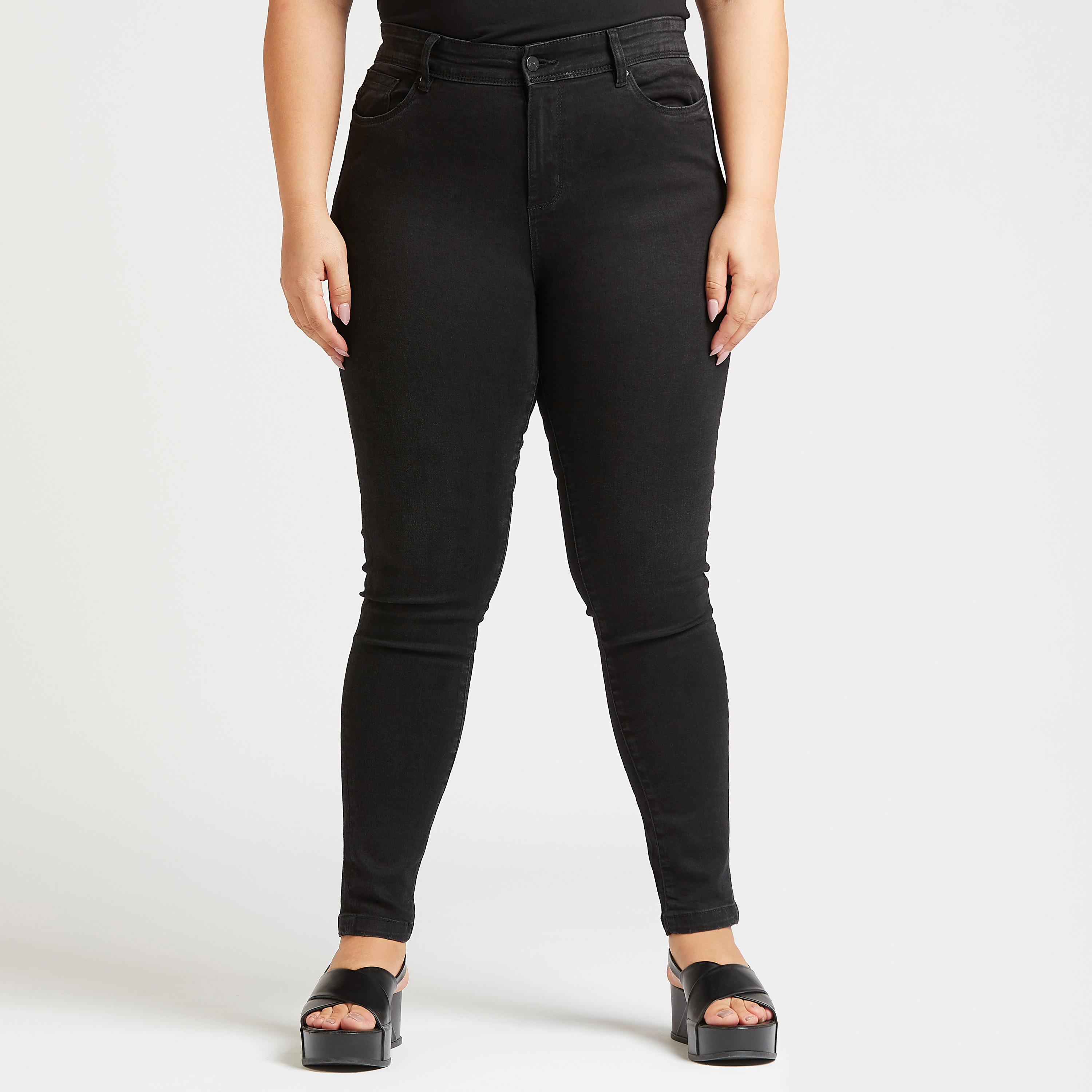 بنطلون جينز سادة سكيني بخصر متوسّط الإرتفاع وجيوب وعراوي حزام-women-clothing-bottoms-jeans-image-5