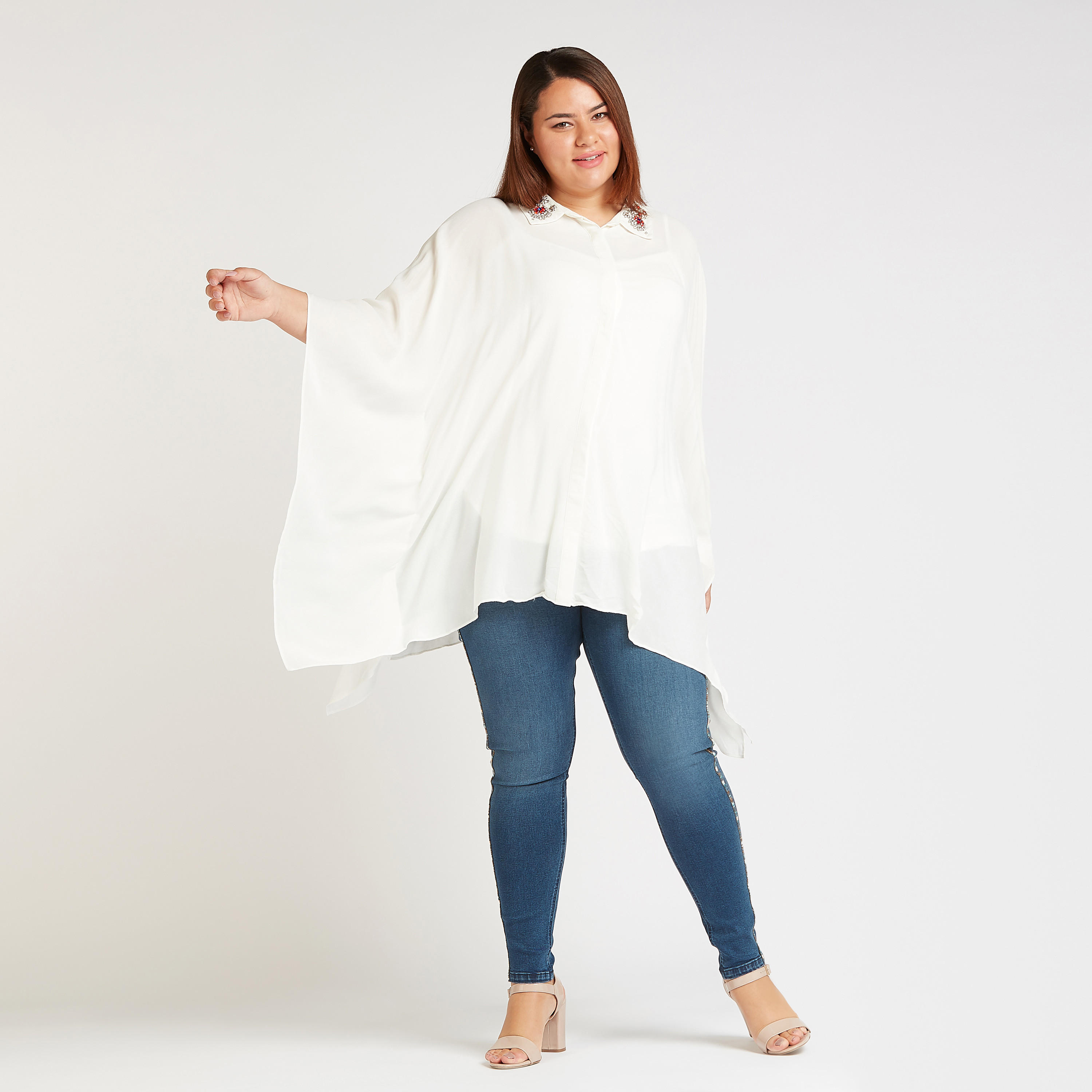 بنطلون جينز سكيني سادة بخصر متوسط الارتفاع بجيوب وزخارف-women-clothing-bottoms-jeans-image-2