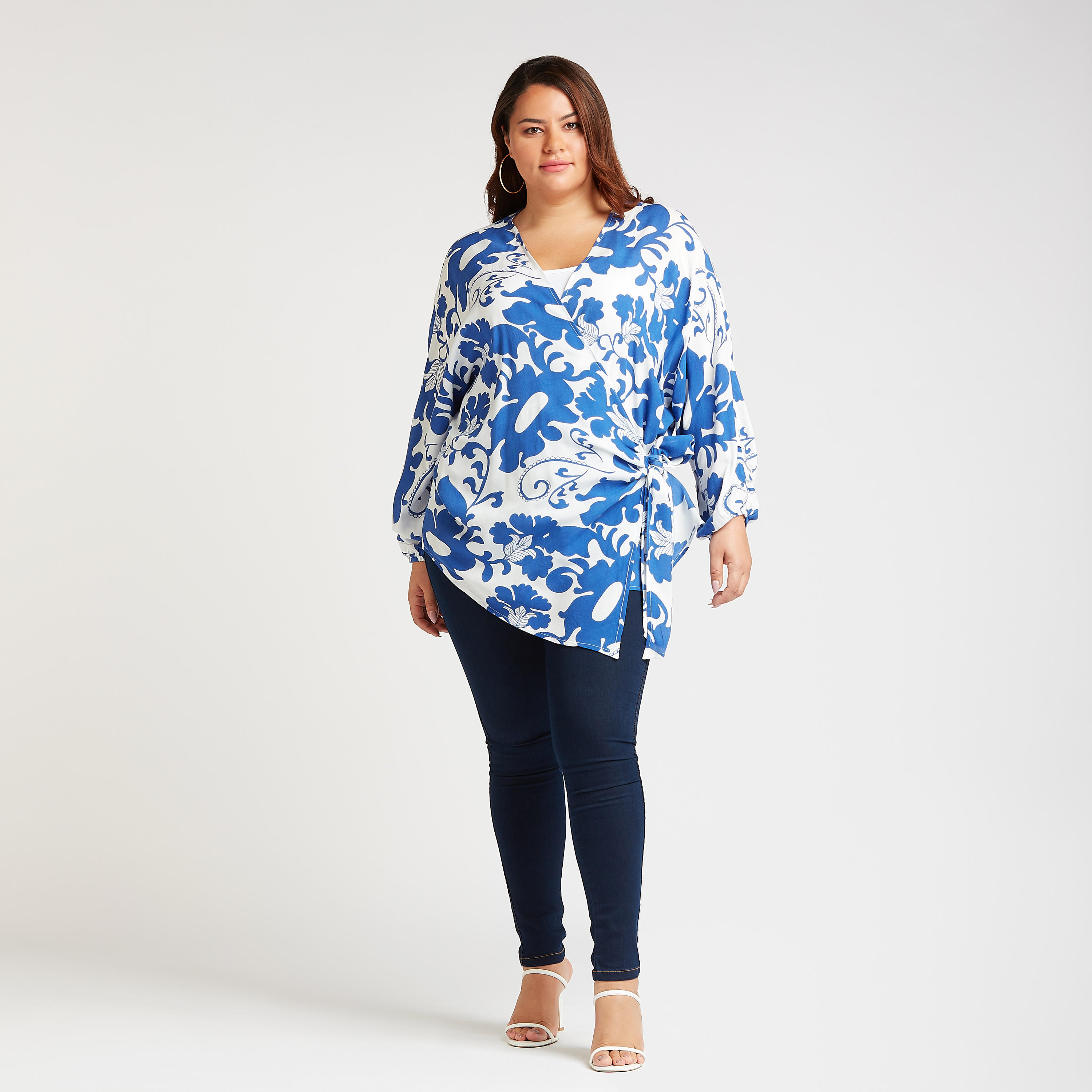 بنطلون جينز سادة سكيني بخصر متوسّط الإرتفاع وجيوب وعراوي حزام-women-clothing-bottoms-jeans-image-2