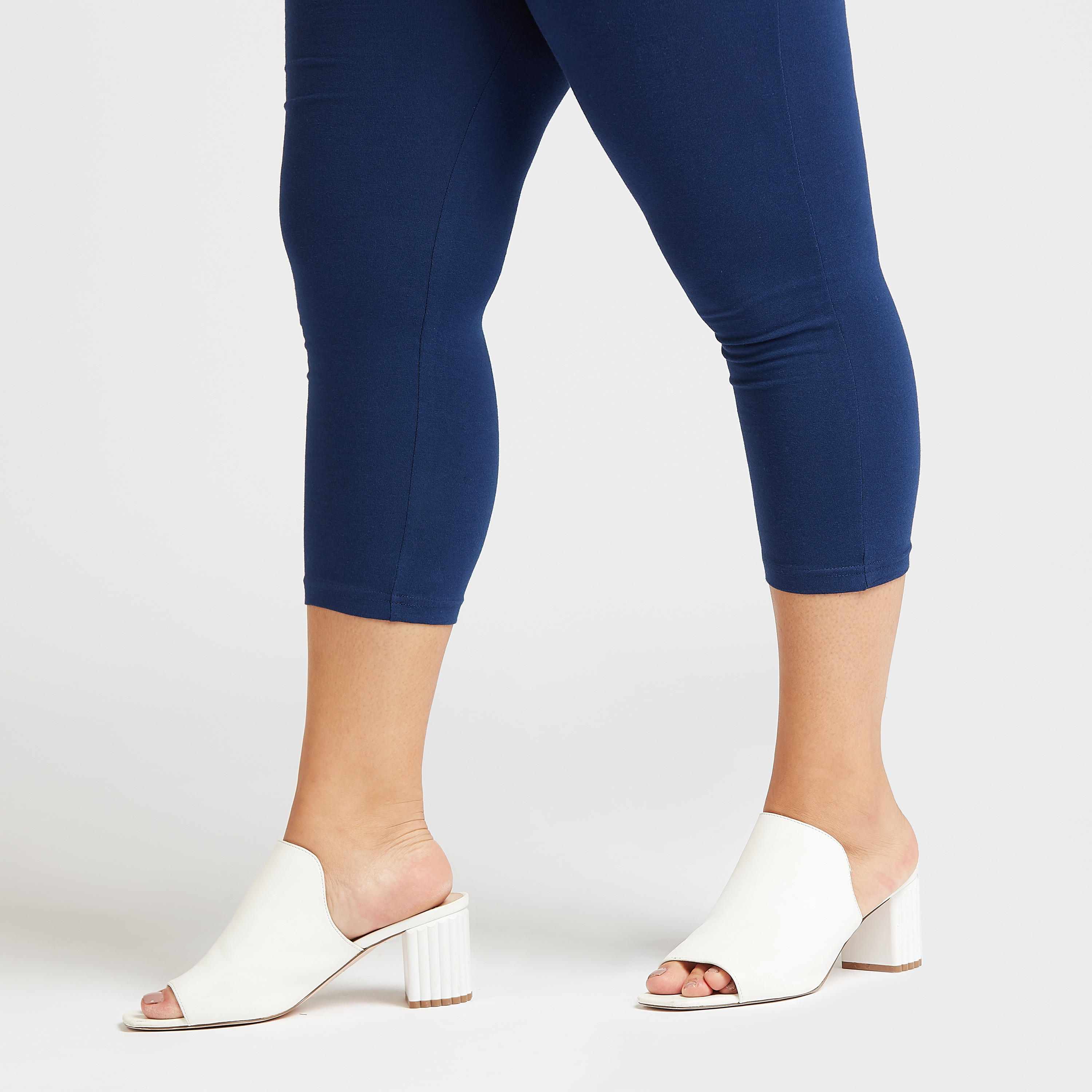 Slim Fit Solid 3/4 Mid-Rise Leggings with Elasticised Waistband-women-clothing-bottoms-leggings-image-3