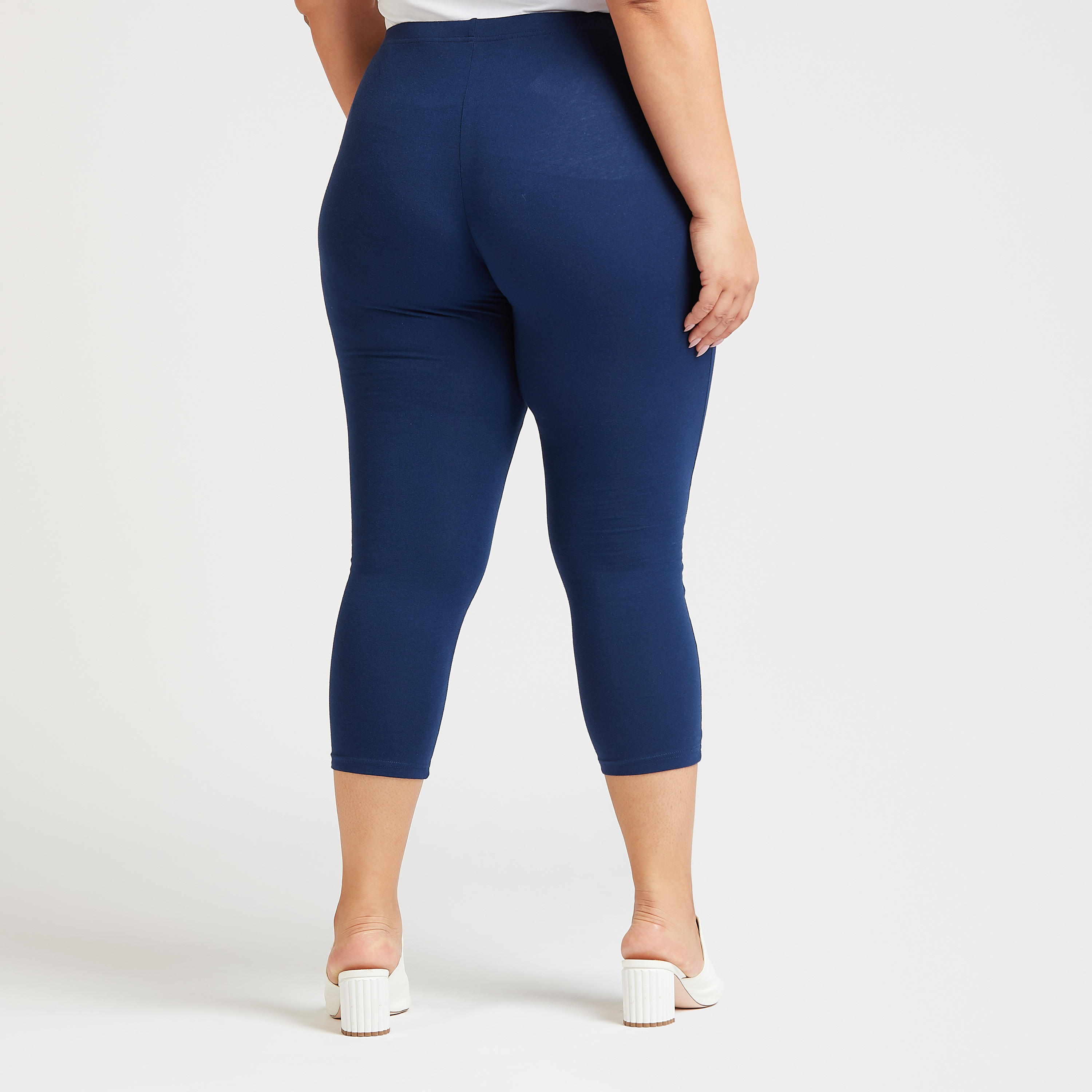 Slim Fit Solid 3/4 Mid-Rise Leggings with Elasticised Waistband-women-clothing-bottoms-leggings-image-4