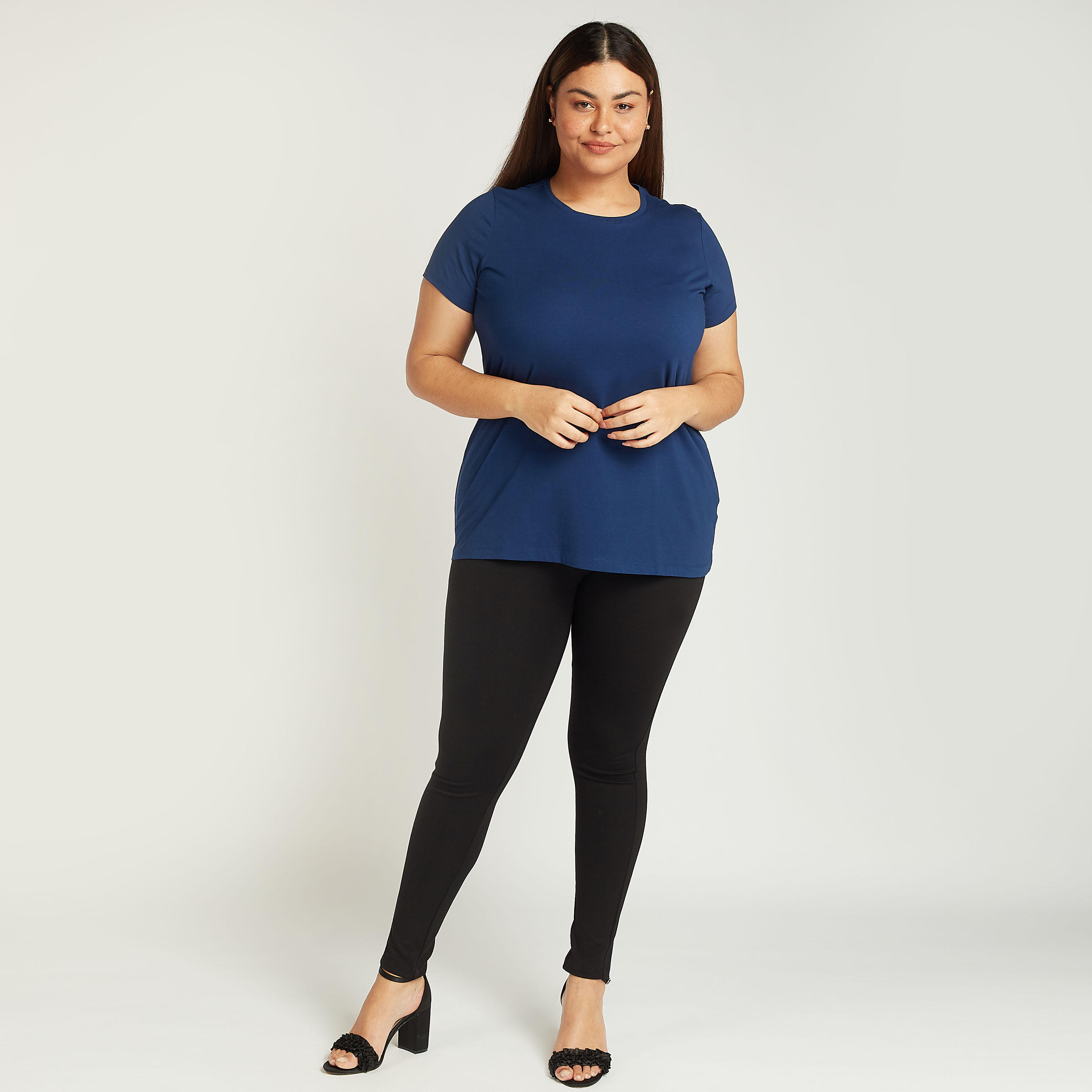 تيشيرت سادة بياقة ضيّقة وأكمام قصيرة-women-clothing-tshirts-image-4