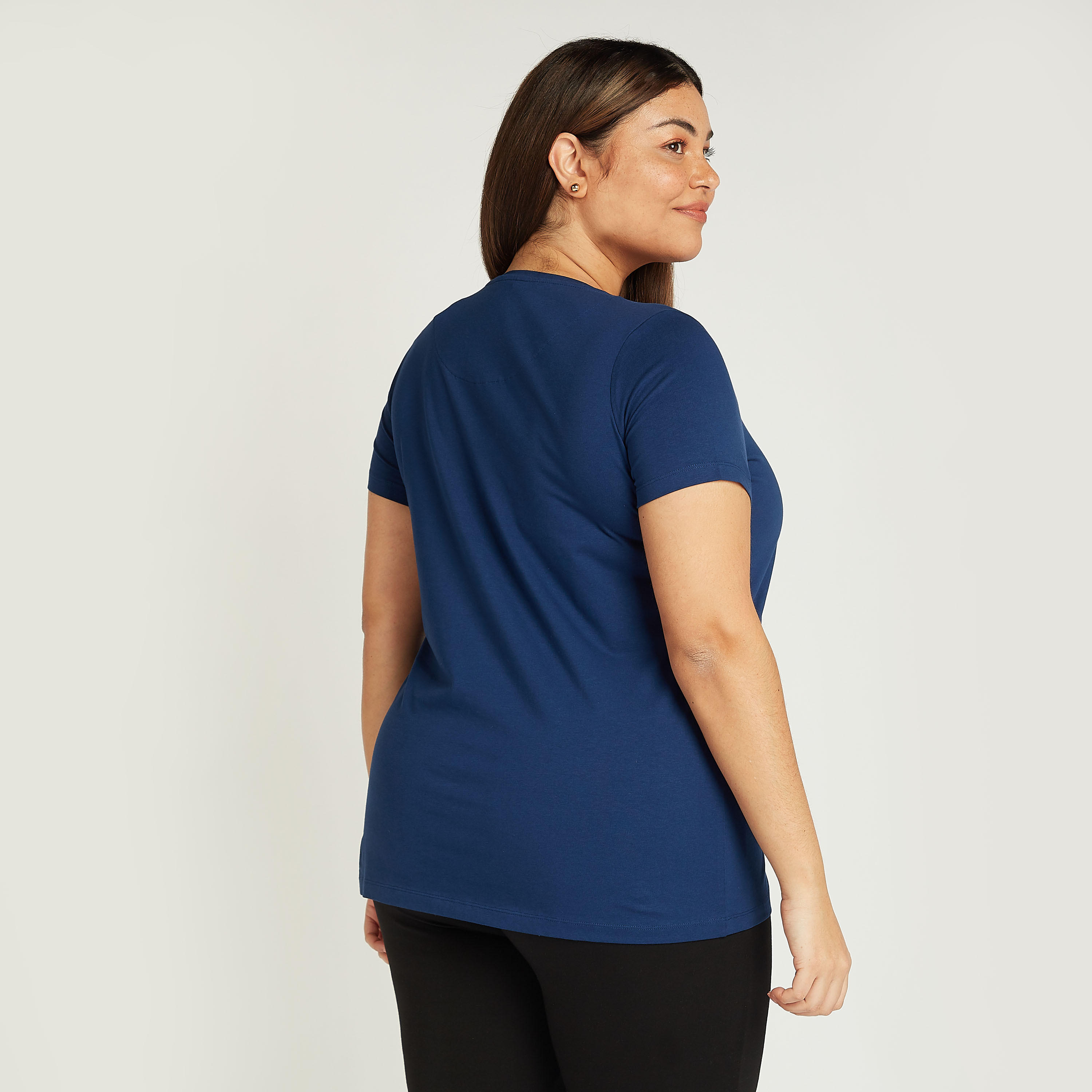 تيشيرت سادة بياقة ضيّقة وأكمام قصيرة-women-clothing-tshirts-image-2