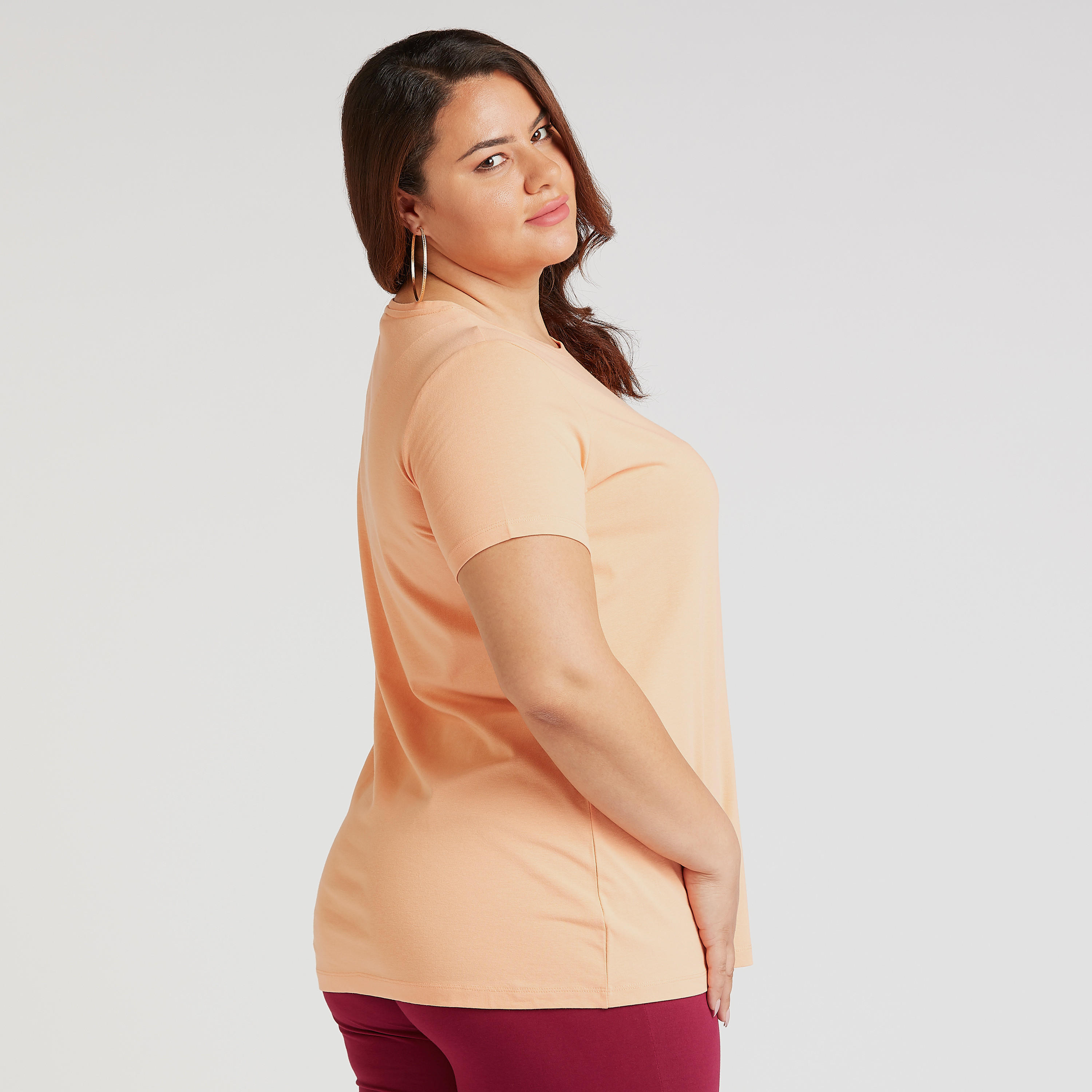 تيشيرت سادة بياقة ضيّقة وأكمام قصيرة-women-clothing-tshirts-image-2