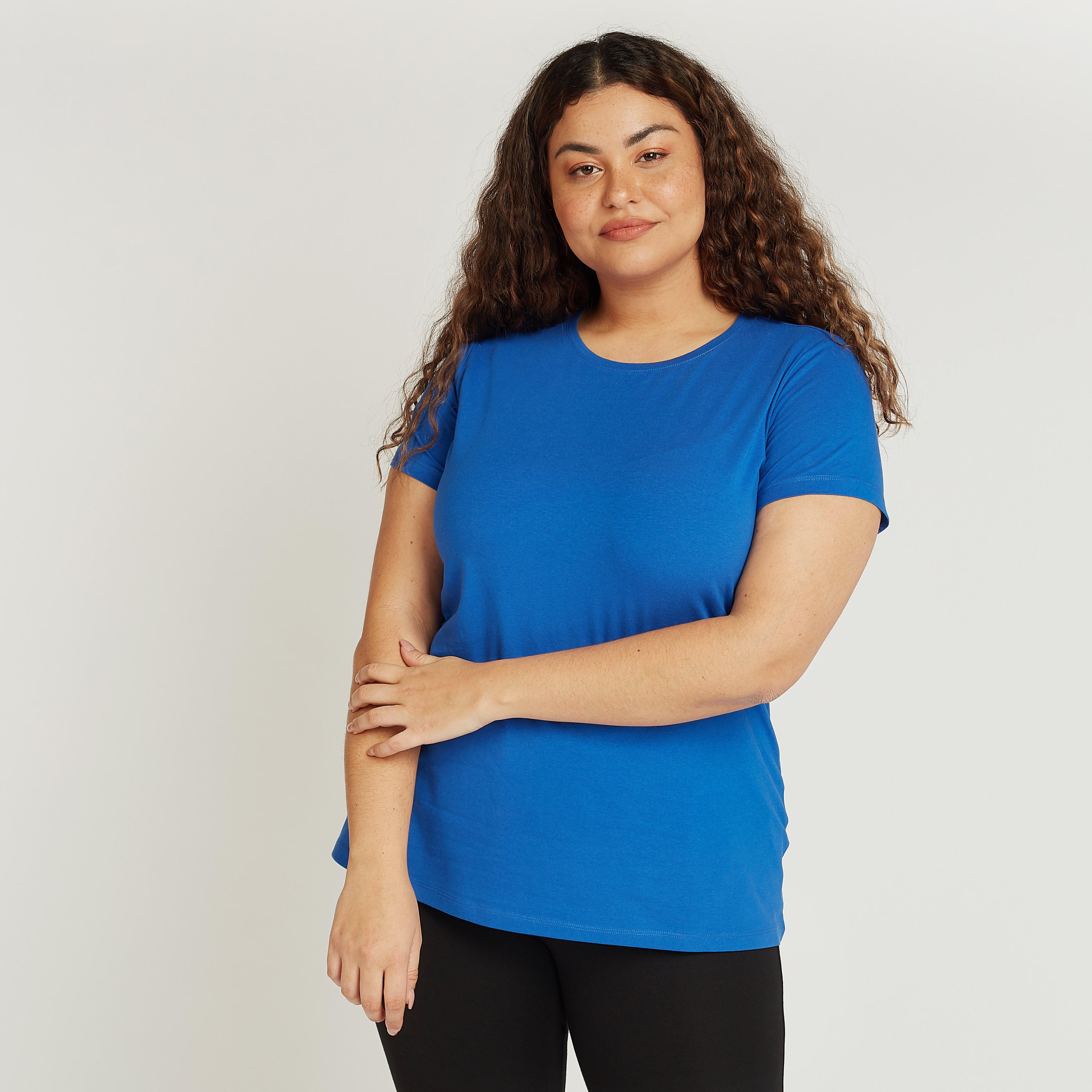 تيشيرت سادة بياقة مستديرة وأكمام قصيرة-women-clothing-tshirts-image-5