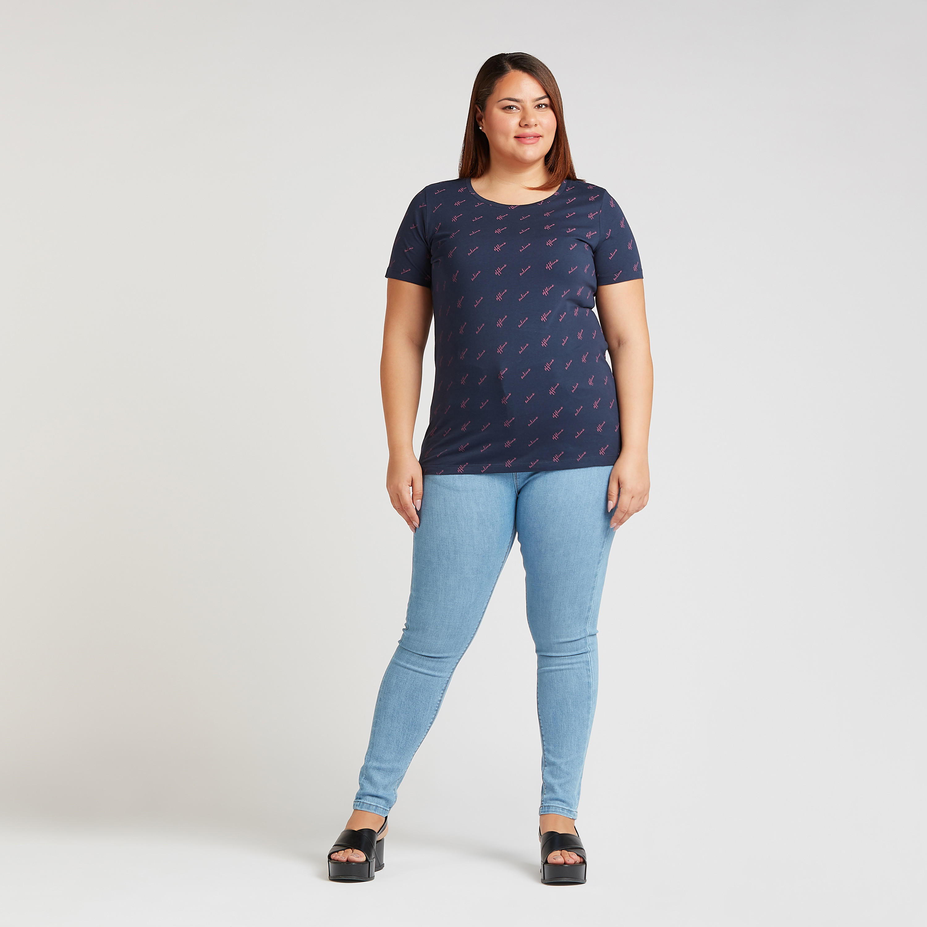تيشيرت بياقة مستديرة وأكمام قصيرة وطبعات جرافيك-women-clothing-tshirts-image-2