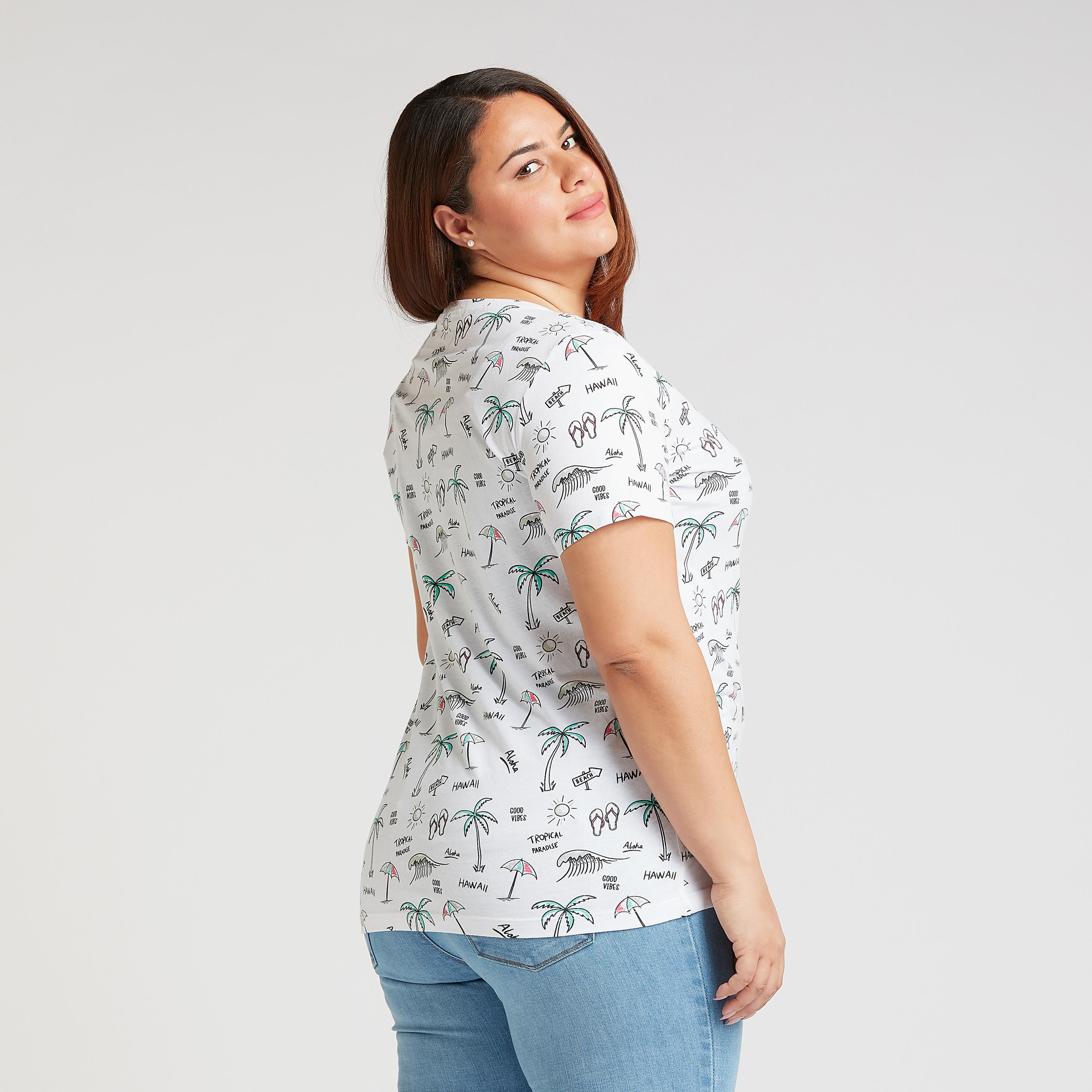 تيشيرت بياقة مستديرة وأكمام قصيرة وطبعات جرافيك-women-clothing-tshirts-image-4
