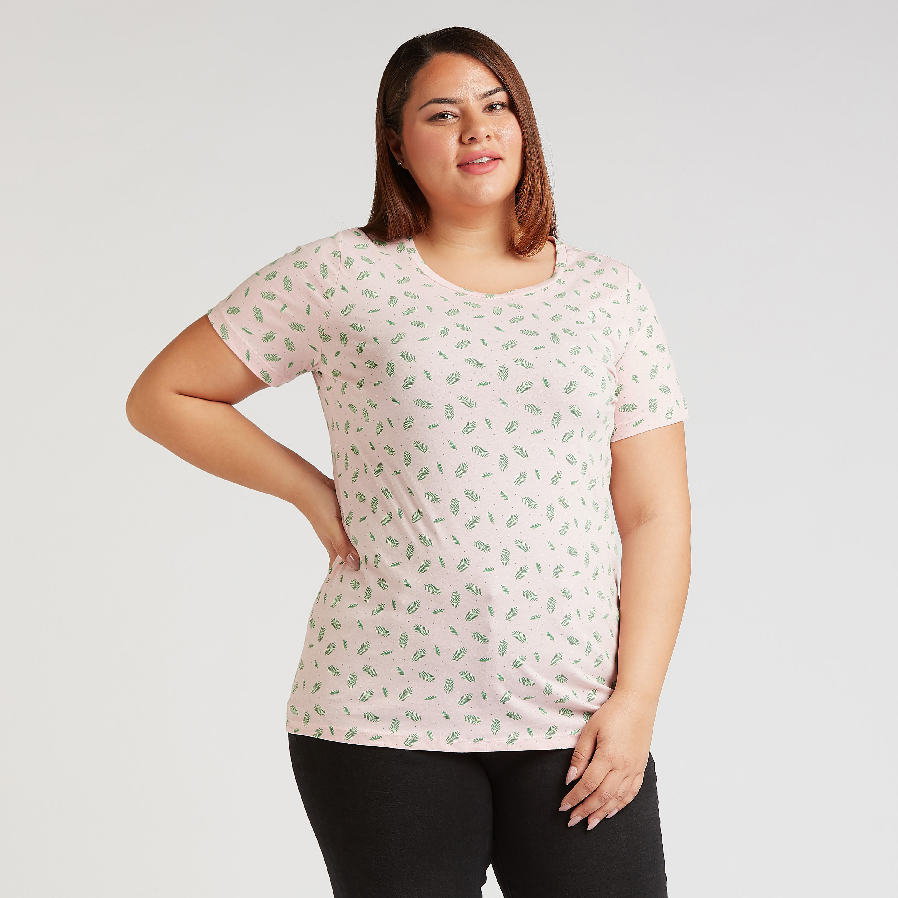 تيشيرت بياقة مستديرة وأكمام قصيرة وطبعات جرافيك-women-clothing-tshirts-image-4