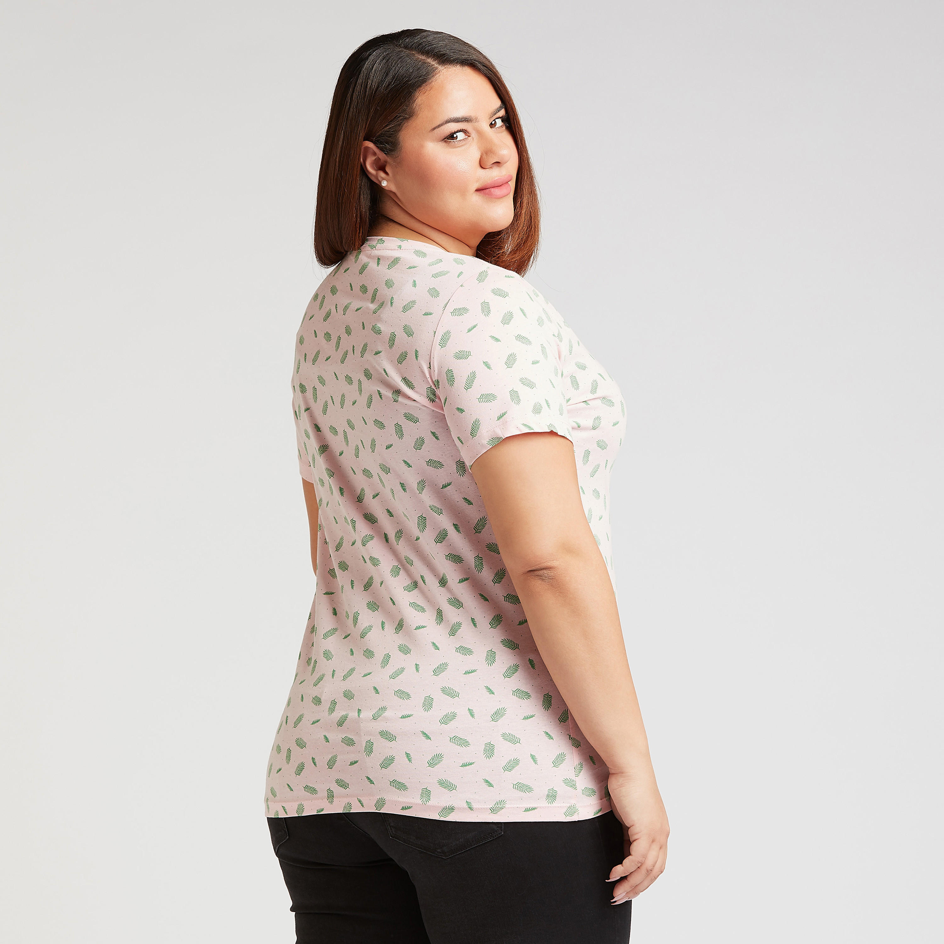 تيشيرت بياقة مستديرة وأكمام قصيرة وطبعات جرافيك-women-clothing-tshirts-image-1