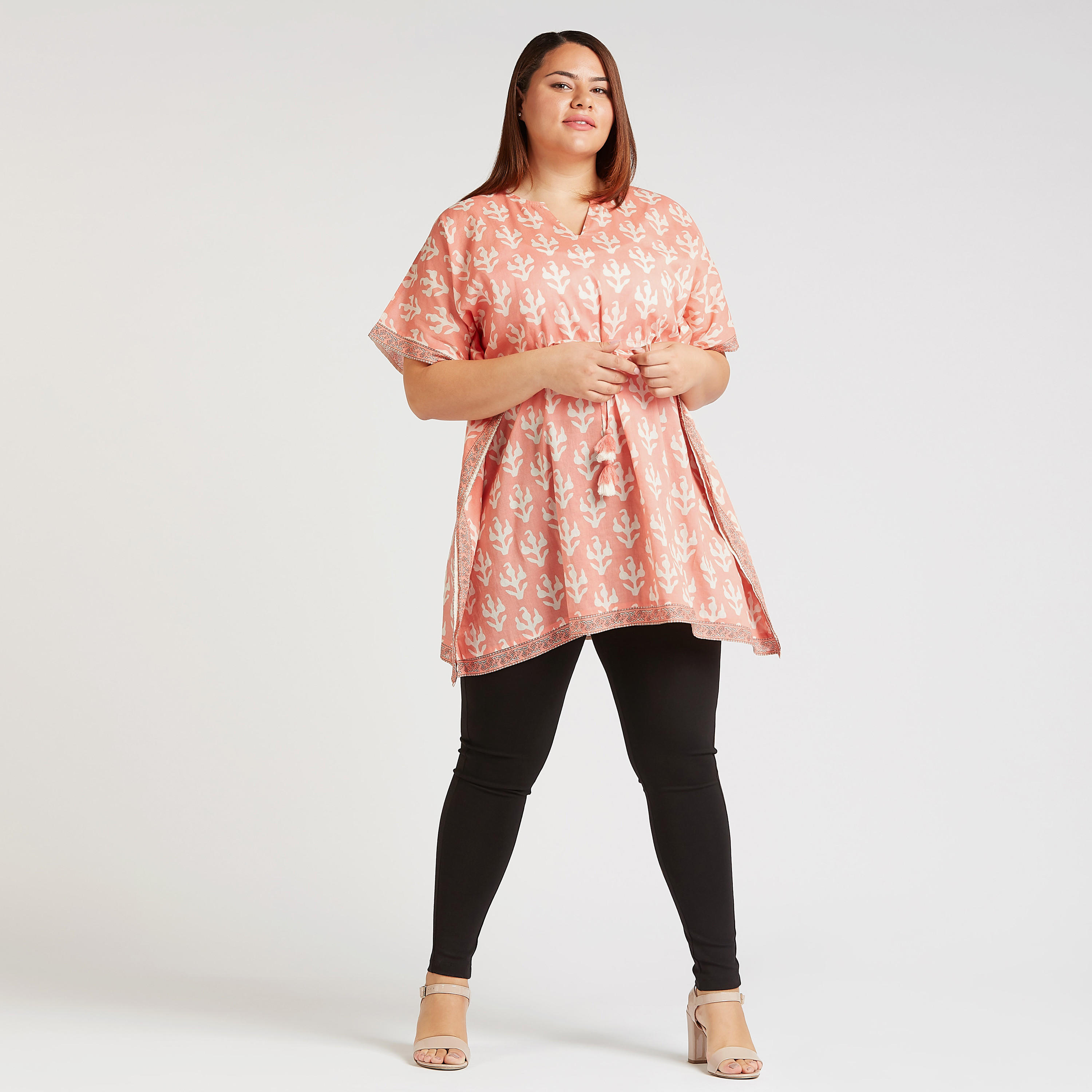 بلوزة قفطان بياقة V و أكمام قصيرة وطبعات-women-clothing-shirtsandblouses-blouses-image-2
