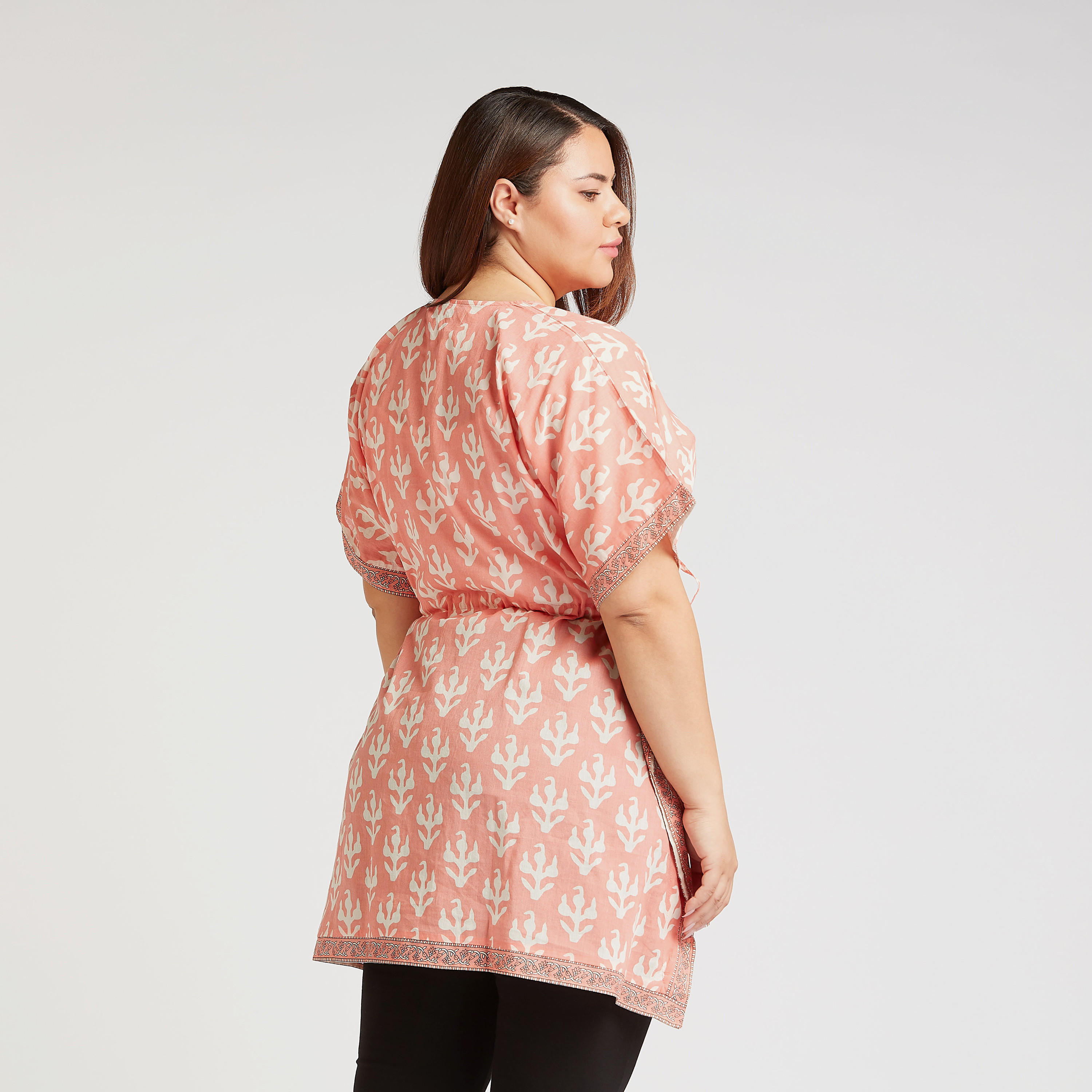 بلوزة قفطان بياقة V و أكمام قصيرة وطبعات-women-clothing-shirtsandblouses-blouses-image-4