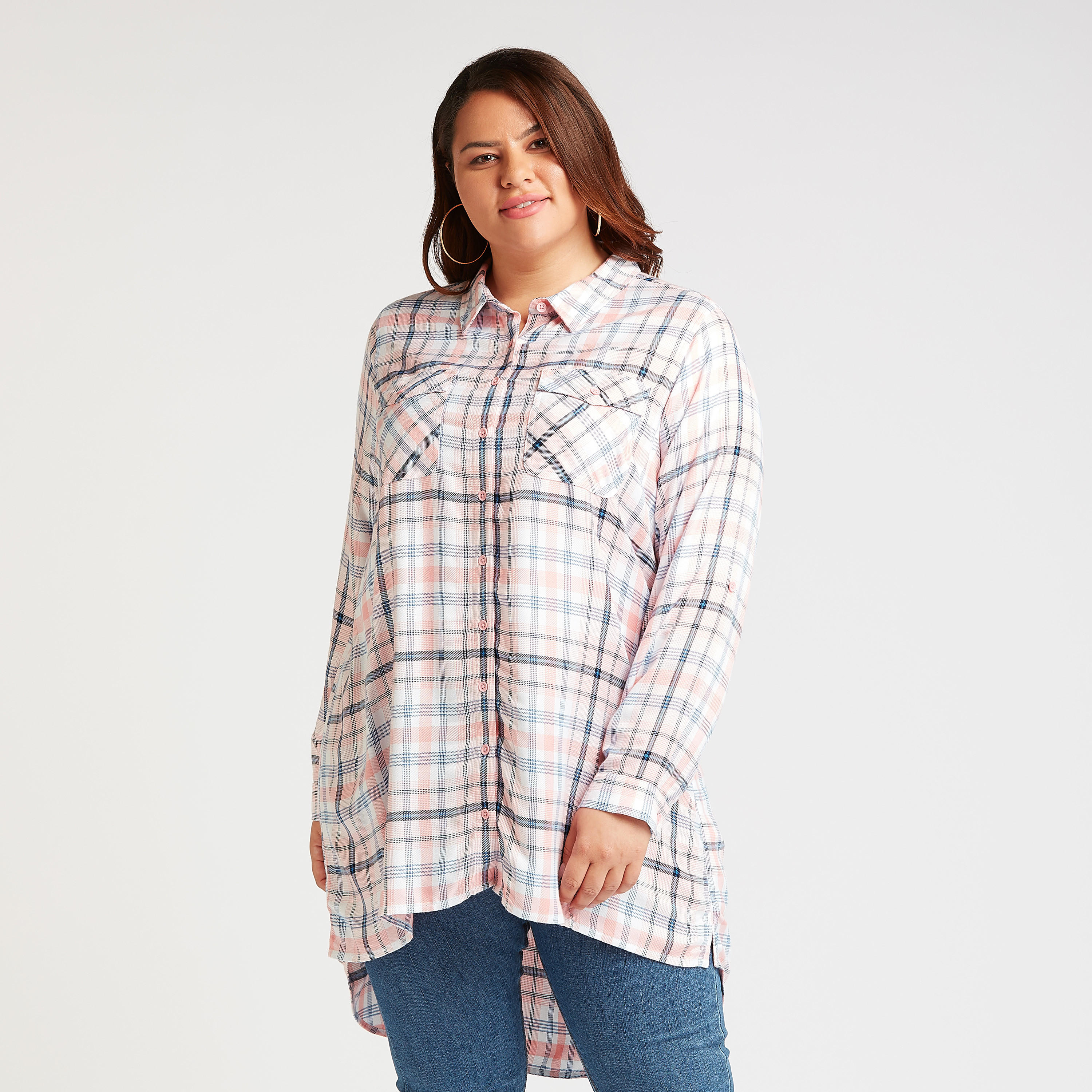 قميص كاروهات طويل بأكمام طويلة وجيوب بطيّة-women-clothing-shirtsandblouses-blouses-image-1