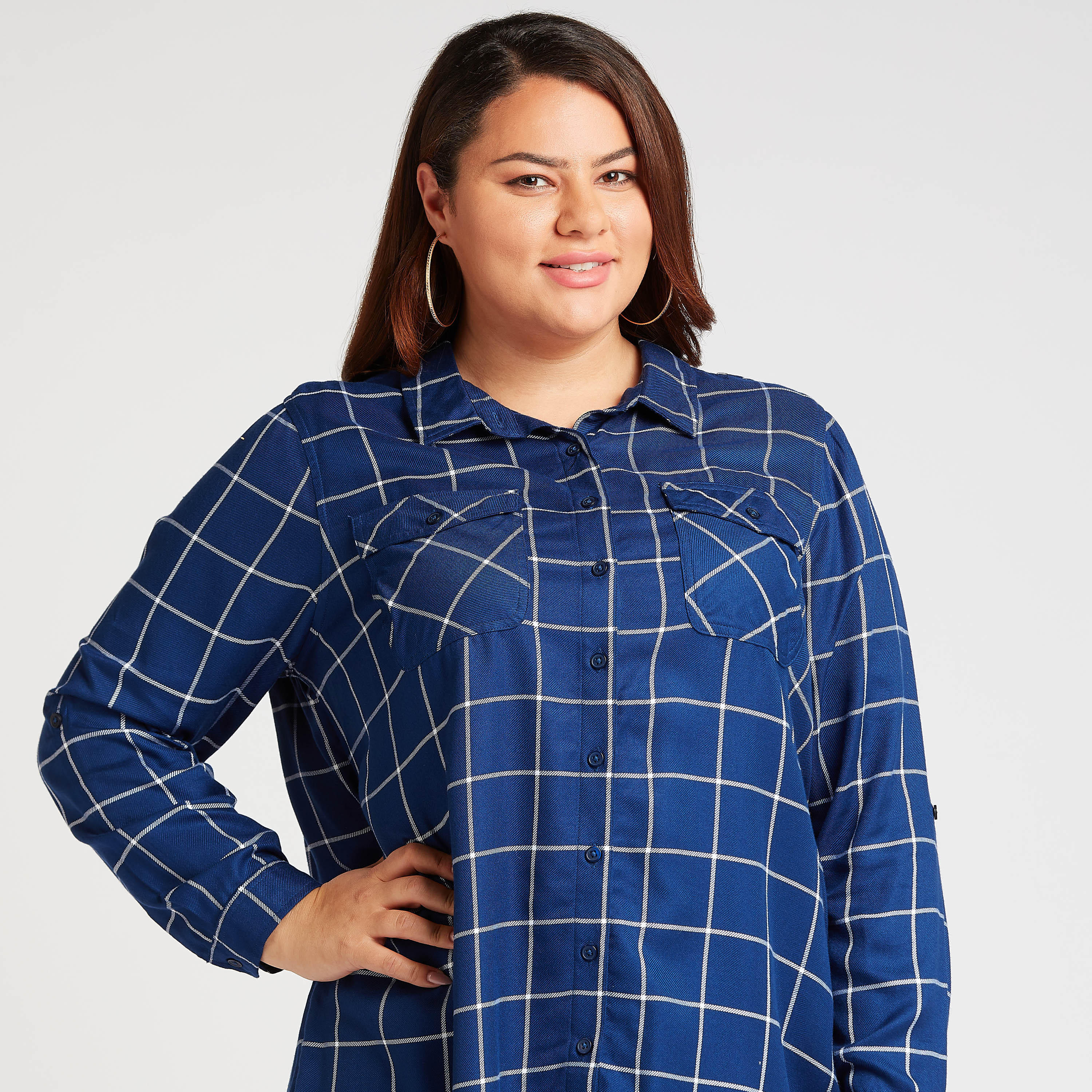 قميص كاروهات طويل بأكمام طويلة وجيوب بطيّة-women-clothing-shirtsandblouses-blouses-image-3
