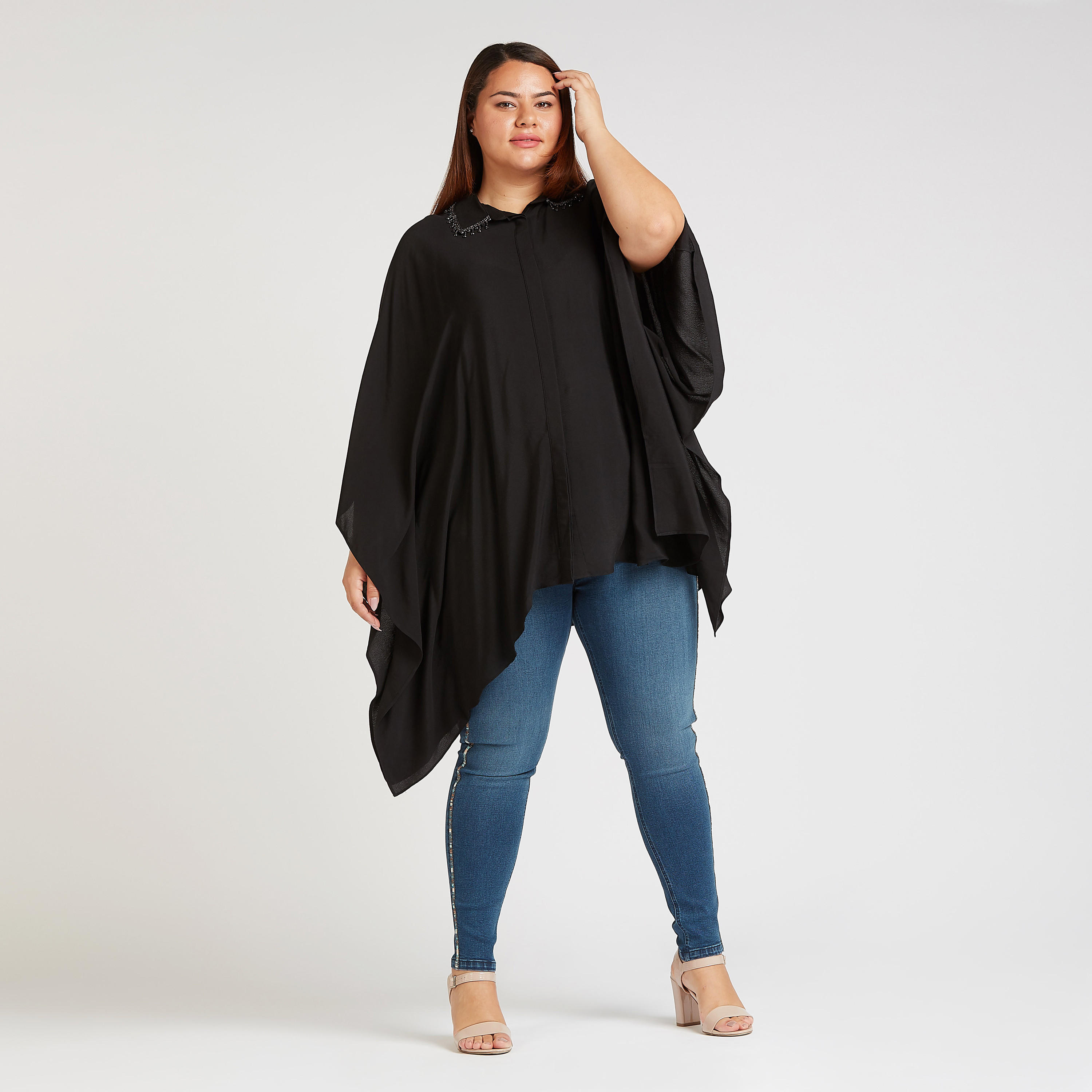 قميص سادة مزيّن بياقة عادية وأكمام واسعة-women-clothing-shirtsandblouses-blouses-image-2