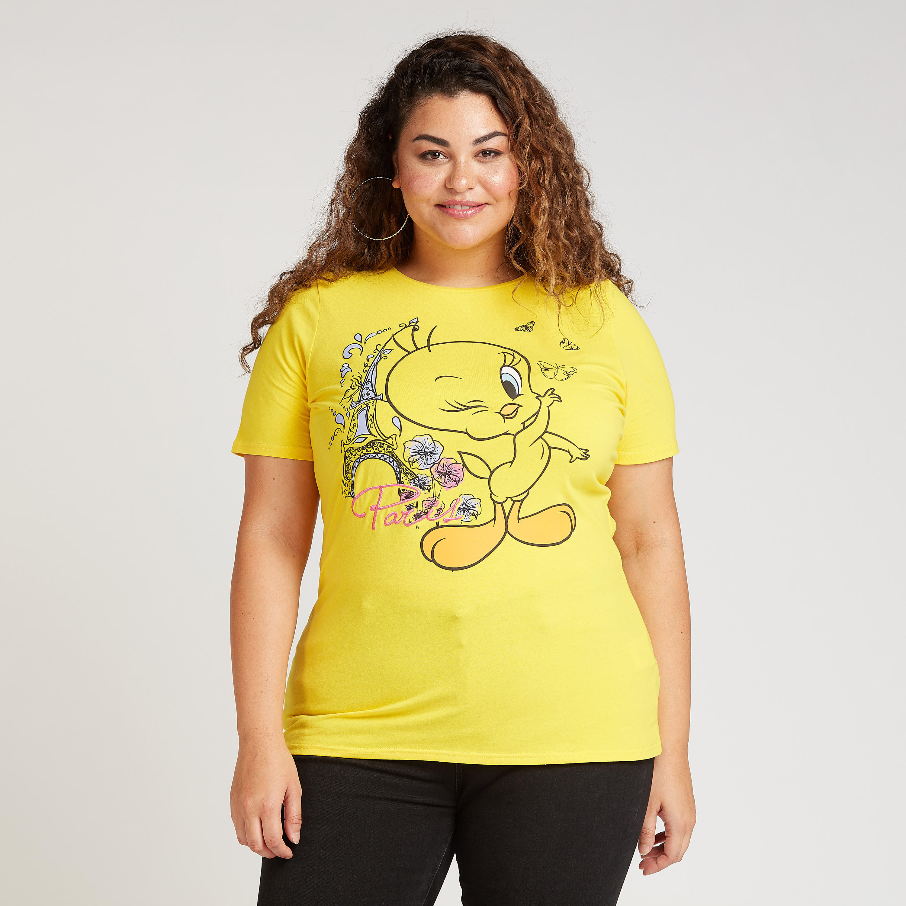 تيشيرت بياقة ضيّقة وأكمام قصيرة وطبعات تويتي-women-clothing-tshirts-image-1