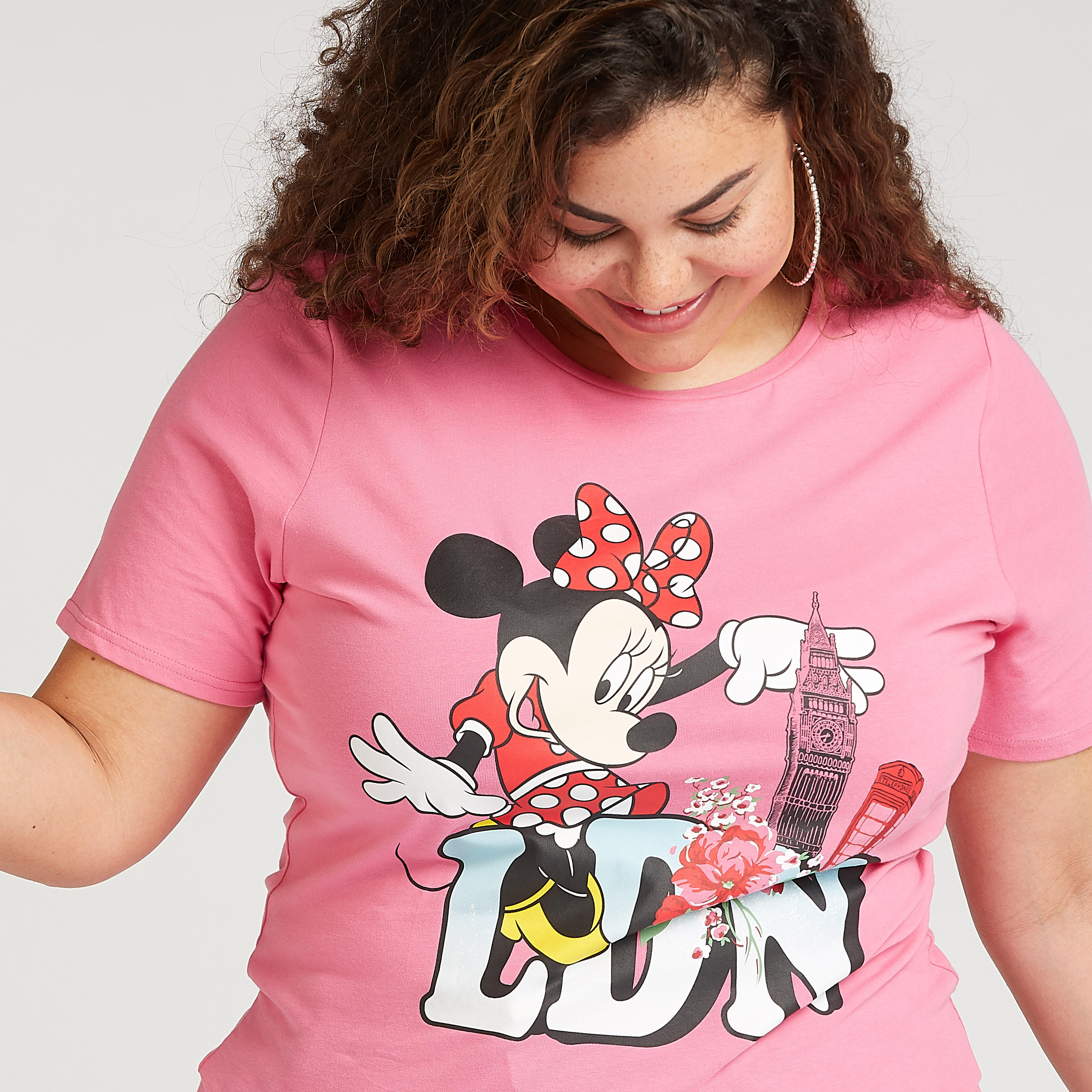 تيشيرت بياقة مستديرة وأكمام قصيرة وطبعات ميني ماوس-women-clothing-tshirts-image-3