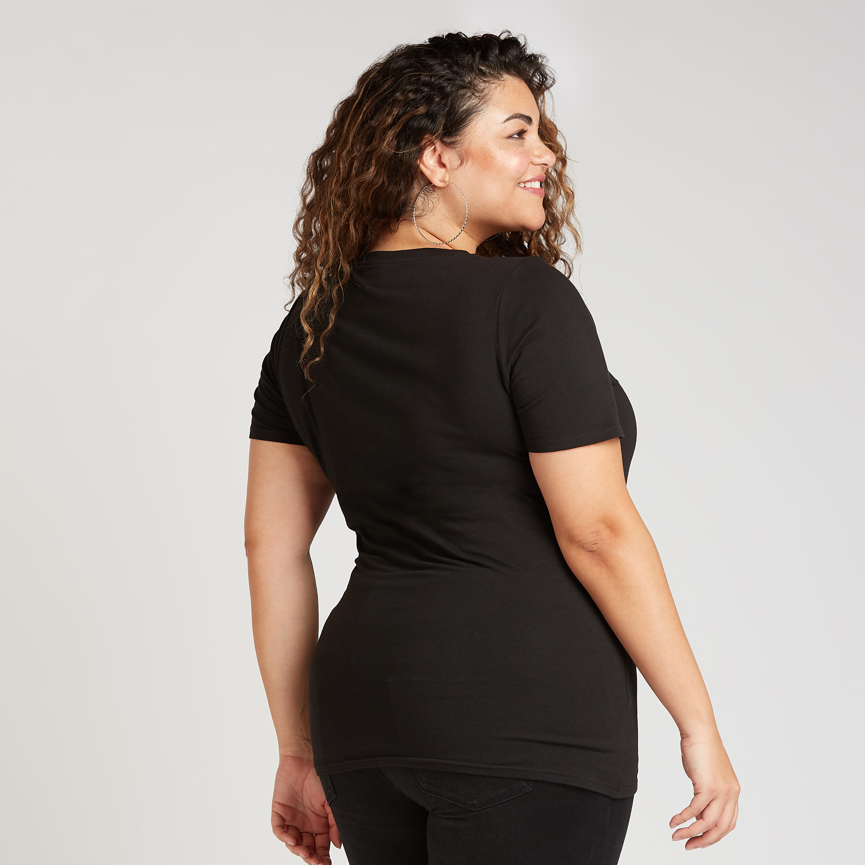 تيشيرت بياقة ضيّقة وأكمام قصيرة وطبعات ميكي ماوس-women-clothing-tshirts-image-4