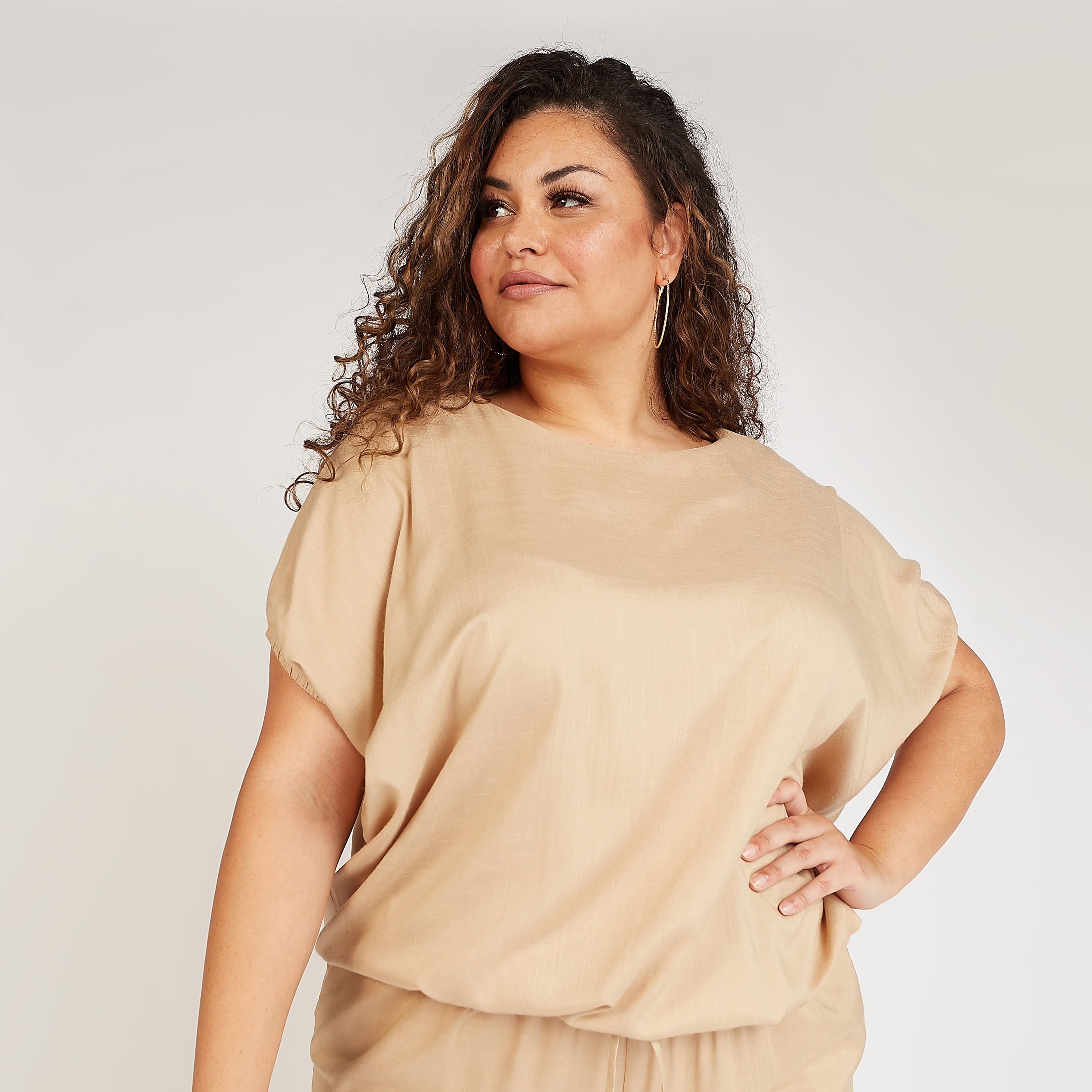 بلوزة بارزة الملمس بياقة مستديرة وأكمام قصيرة-women-clothing-shirtsandblouses-blouses-image-1