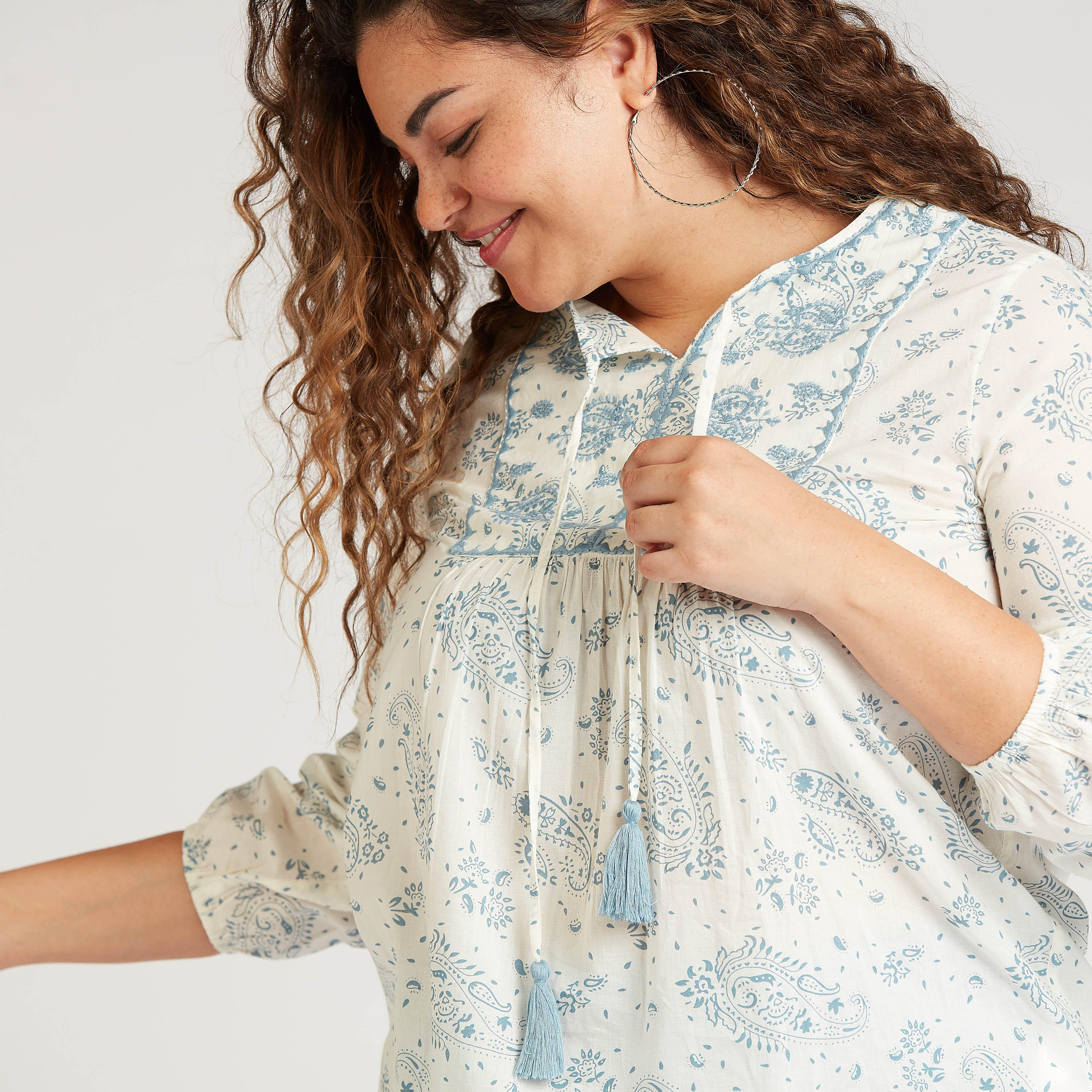 بلوزة مستدامة بطبعات وأكمام 3/4 وأربطة-women-clothing-shirtsandblouses-blouses-image-3