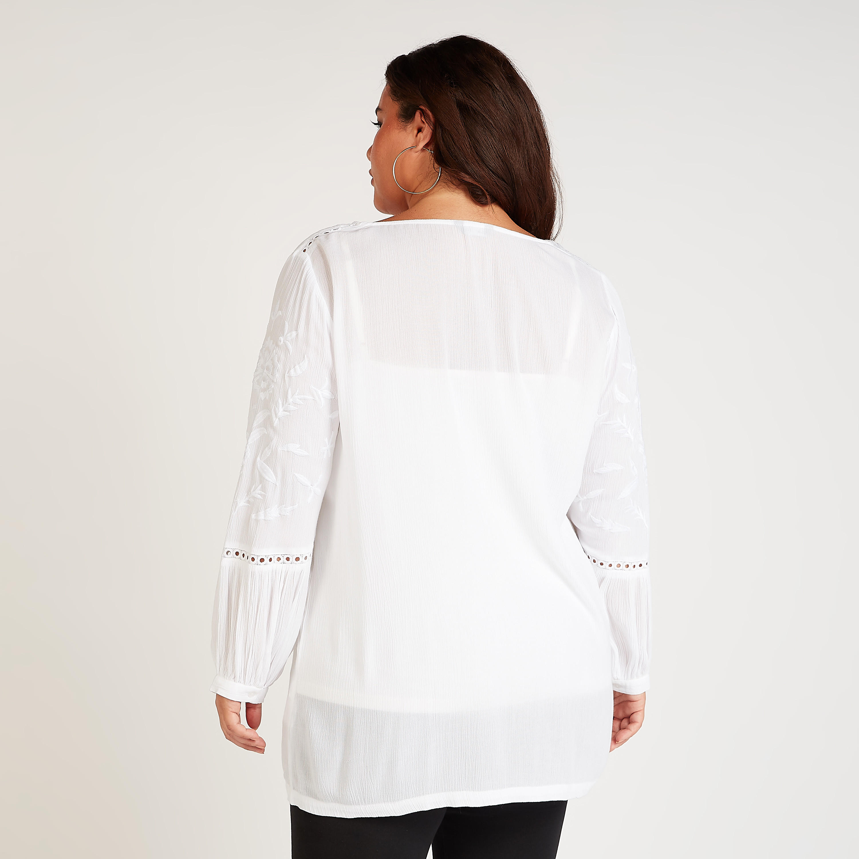 بلوزة مستدامة مطرزة بأكمام بيشوب وأربطة-women-clothing-shirtsandblouses-blouses-image-4