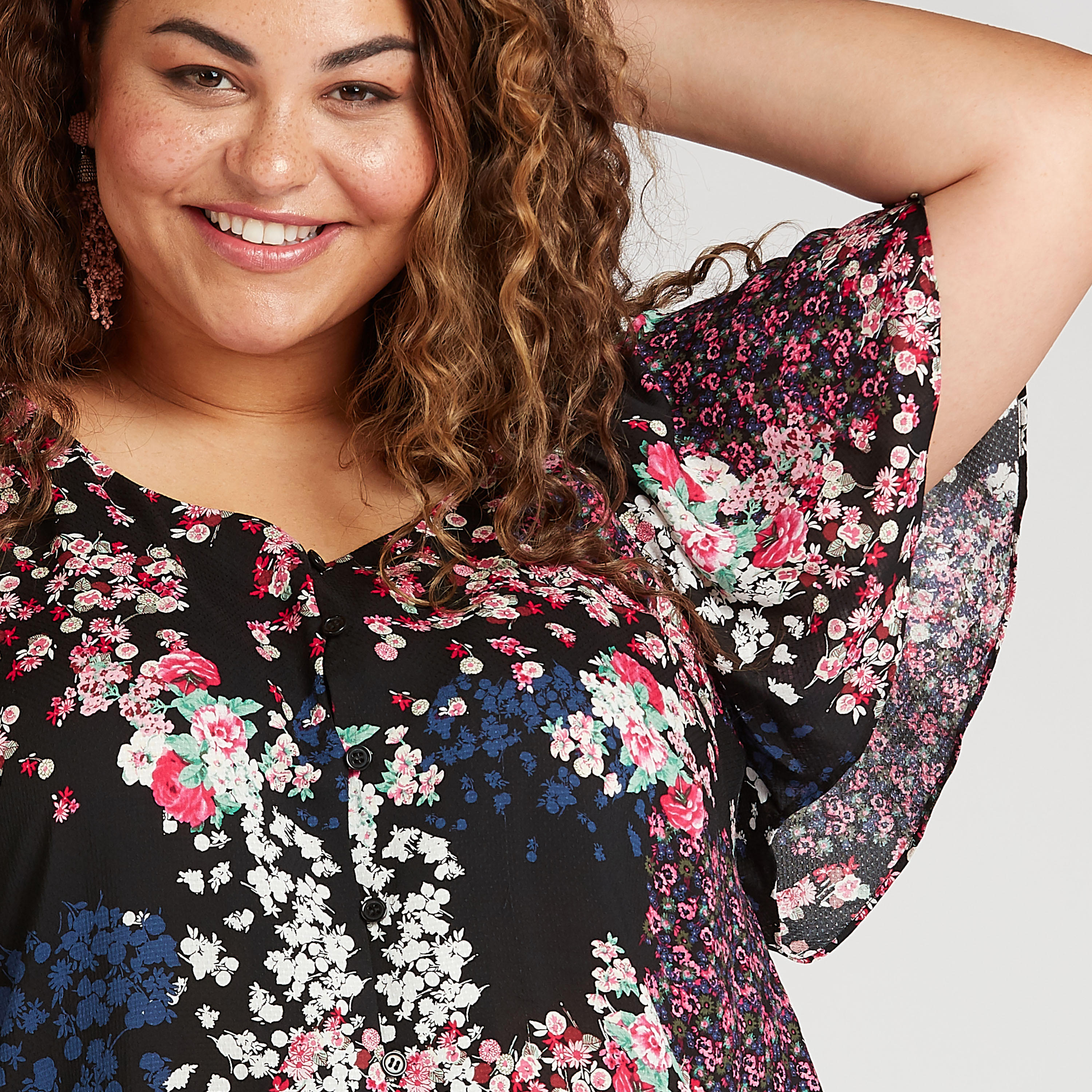 Sustainable Floral Print Top with Round Neck and Short Sleeves-women-clothing-shirtsandblouses-blouses-image-3
