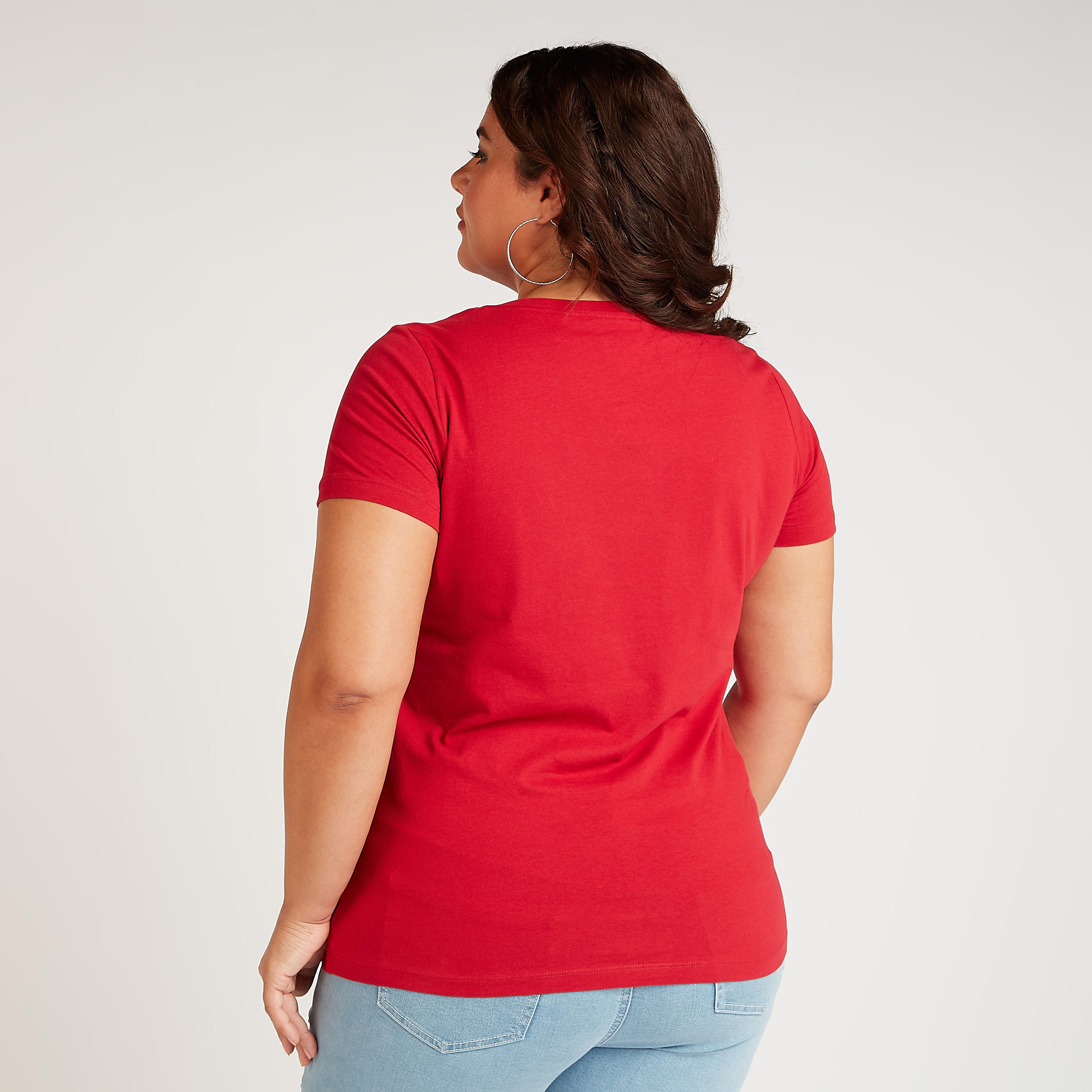 تيشيرت مستدام بياقة مستديرة وأكمام قصيرة وطبعات جرافيك-women-clothing-tshirts-image-4