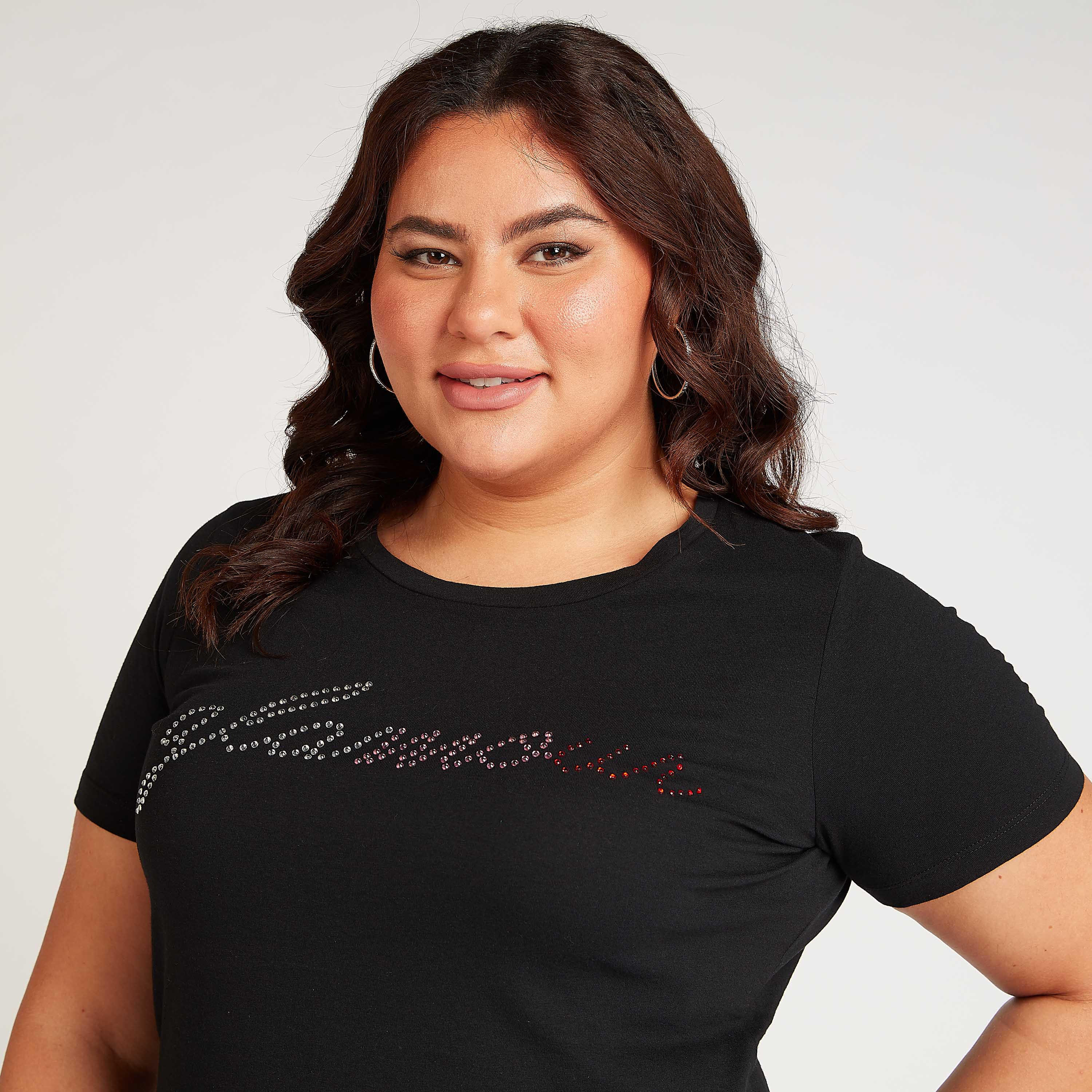 تيشيرت مستدام بياقة مستديرة وأكمام قصيرة وطبعات جرافيك-women-clothing-tshirts-image-3