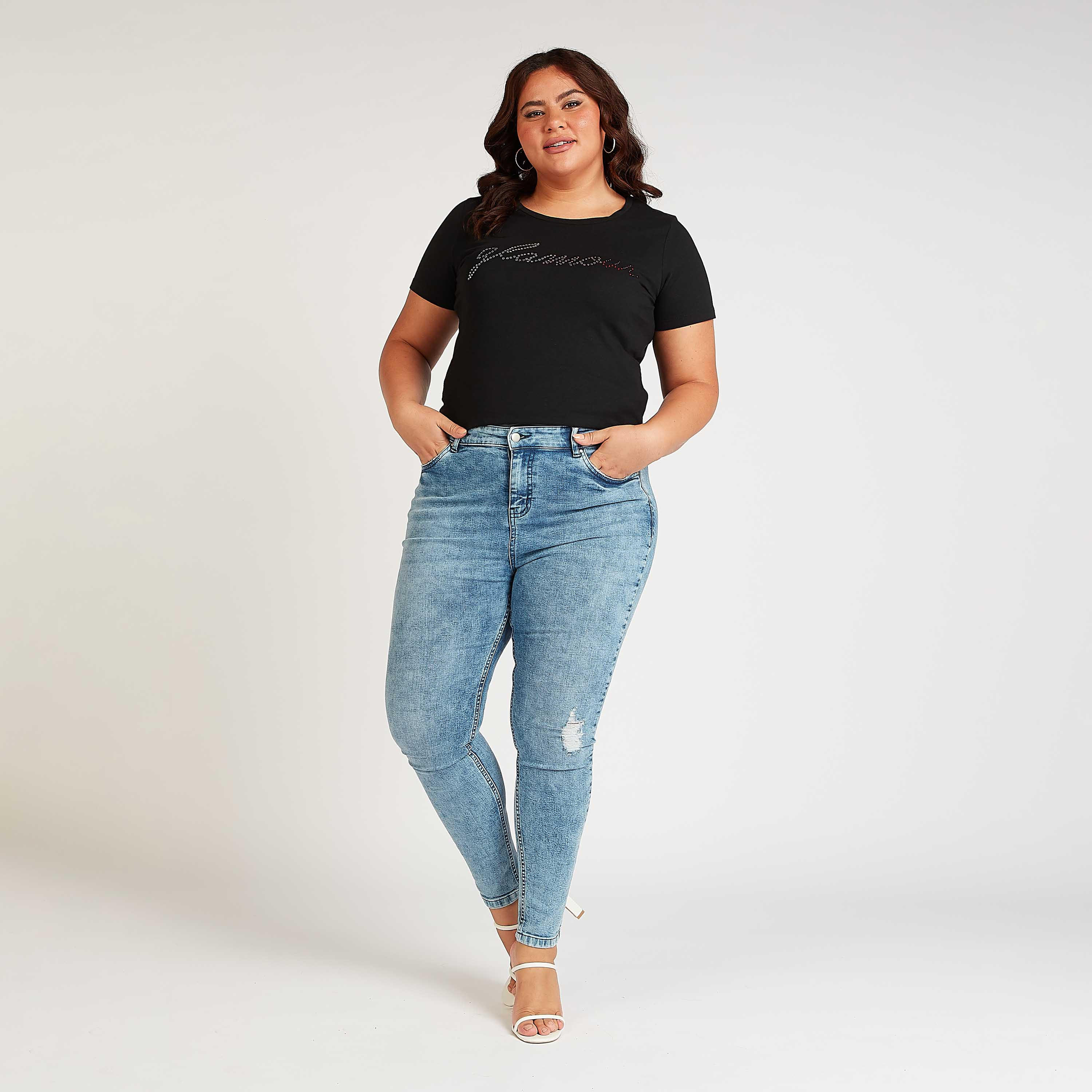 تيشيرت مستدام بياقة مستديرة وأكمام قصيرة وطبعات جرافيك-women-clothing-tshirts-image-2
