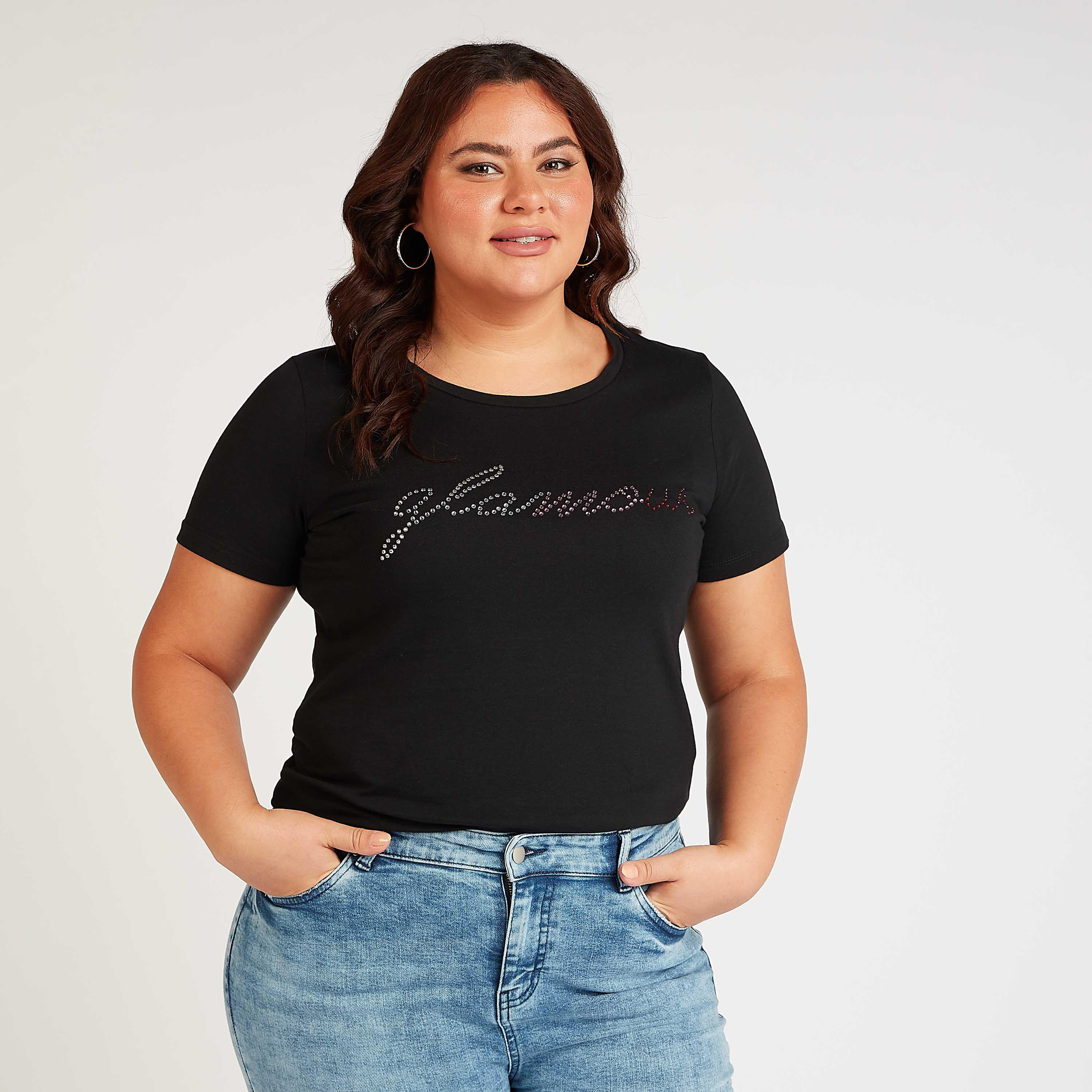 تيشيرت مستدام بياقة مستديرة وأكمام قصيرة وطبعات جرافيك-women-clothing-tshirts-image-1