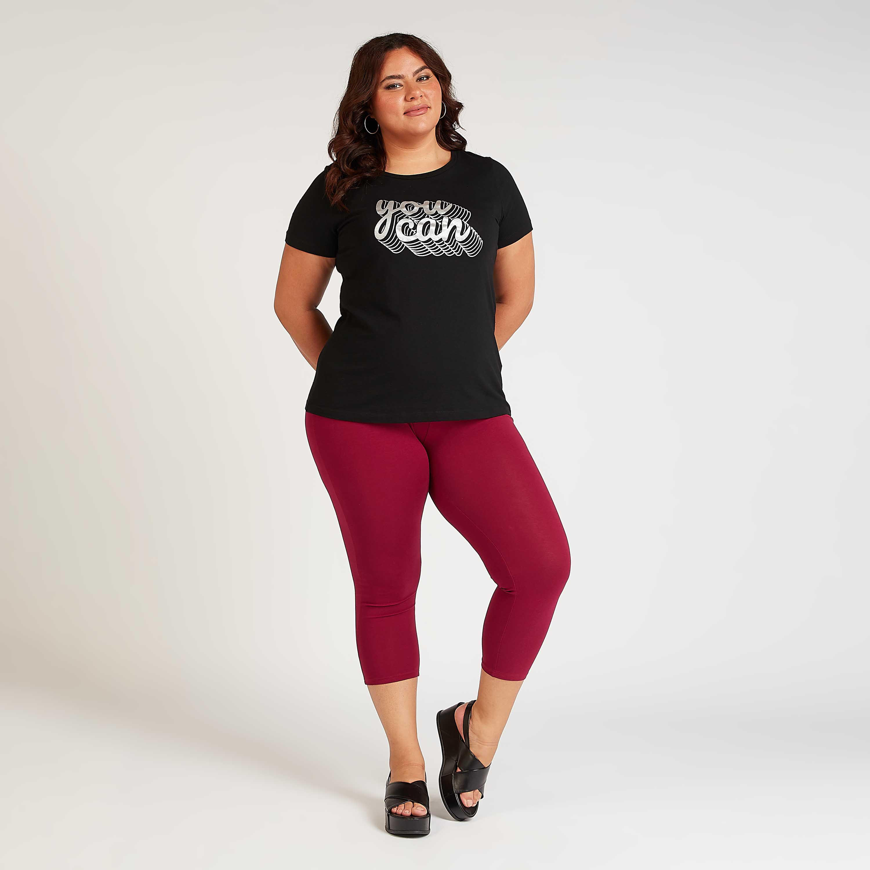تيشيرت مستدام بياقة مستديرة وأكمام قصيرة وطبعات جرافيك-women-clothing-tshirts-image-2