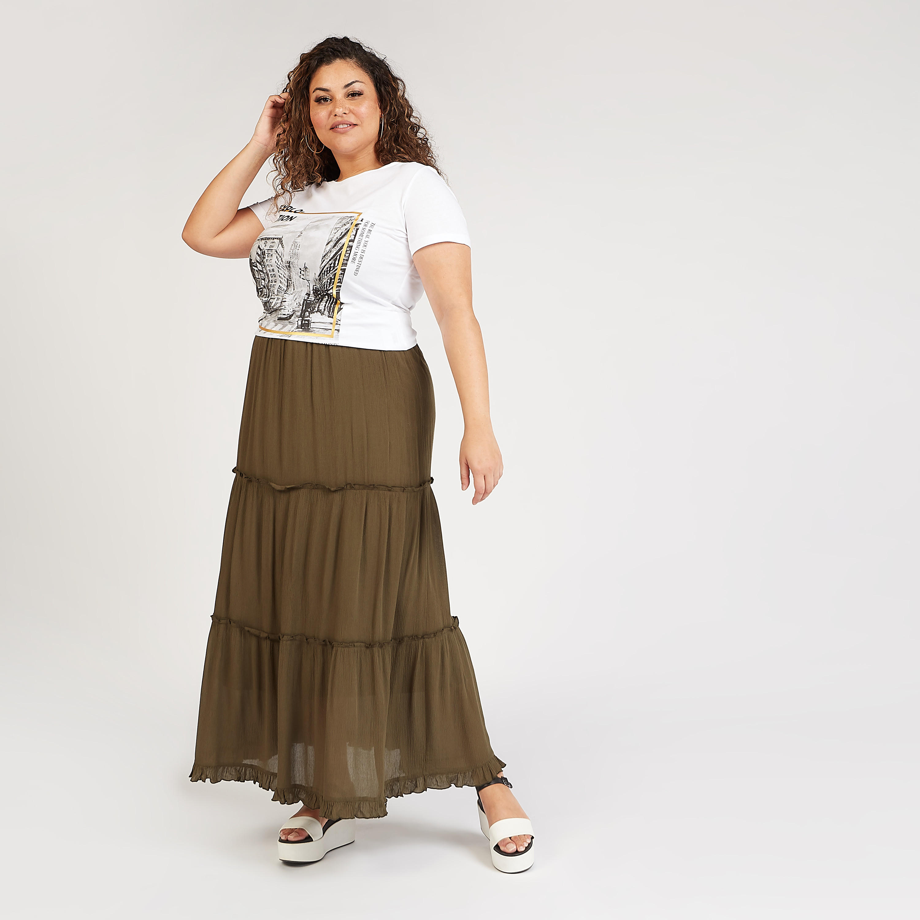 تيشيرت مستدام بياقة مستديرة وأكمام قصيرة وطبعات جرافيك-women-clothing-tshirts-image-2