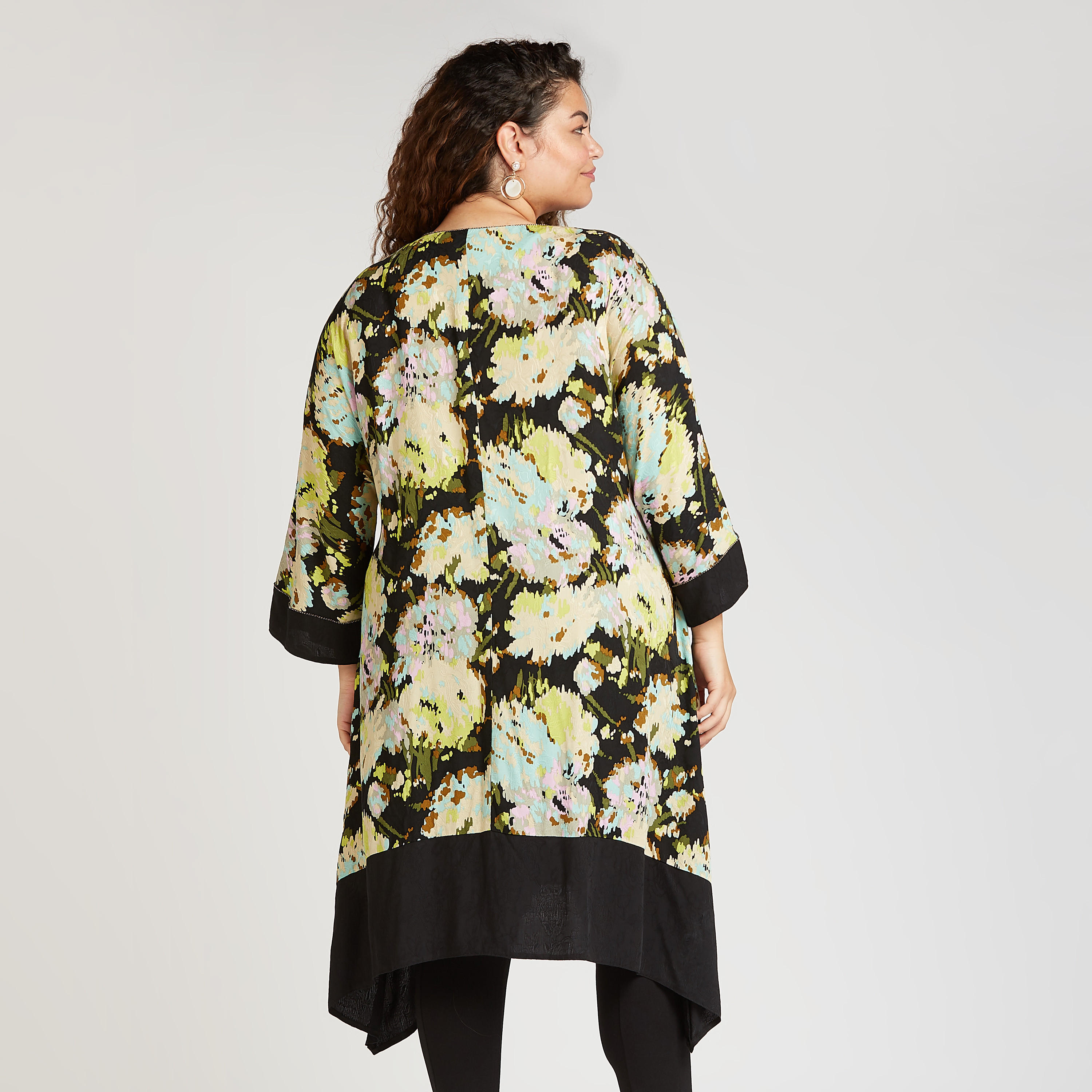 تونيك مستدام بأكمام طويلة وجيوب وطبعات-women-clothing-shirtsandblouses-blouses-image-4