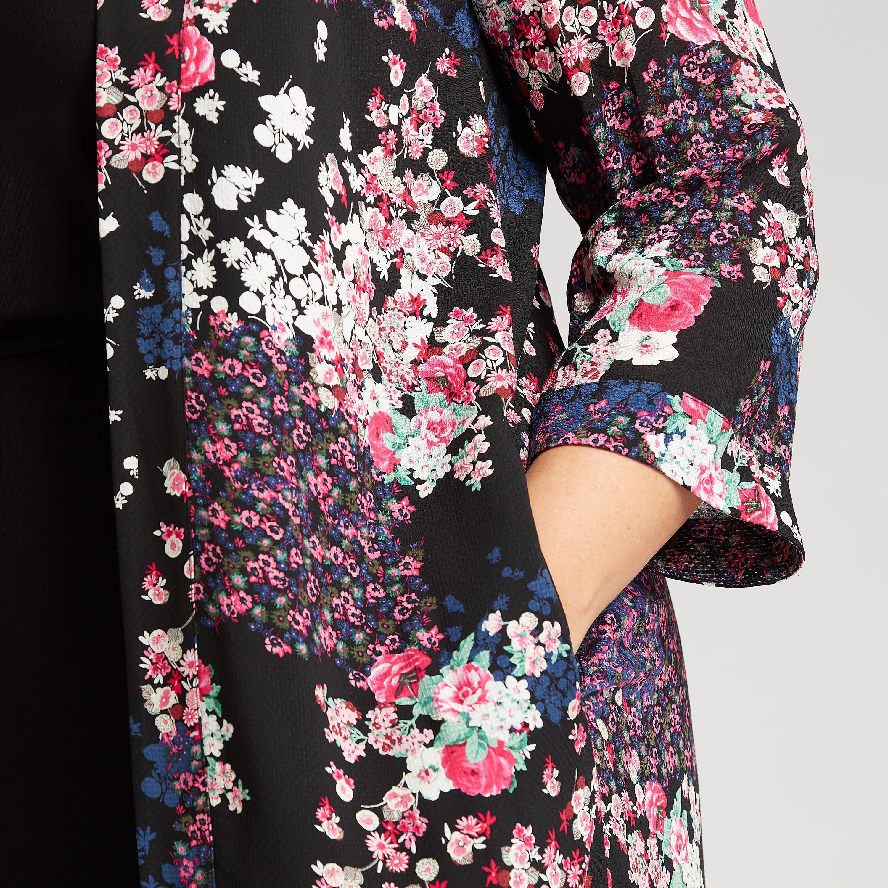 كيمونو مستدام بطبعات أزهار وأكمام 3/4 وتفاصيل جيب-women-clothing-shirtsandblouses-blouses-image-3