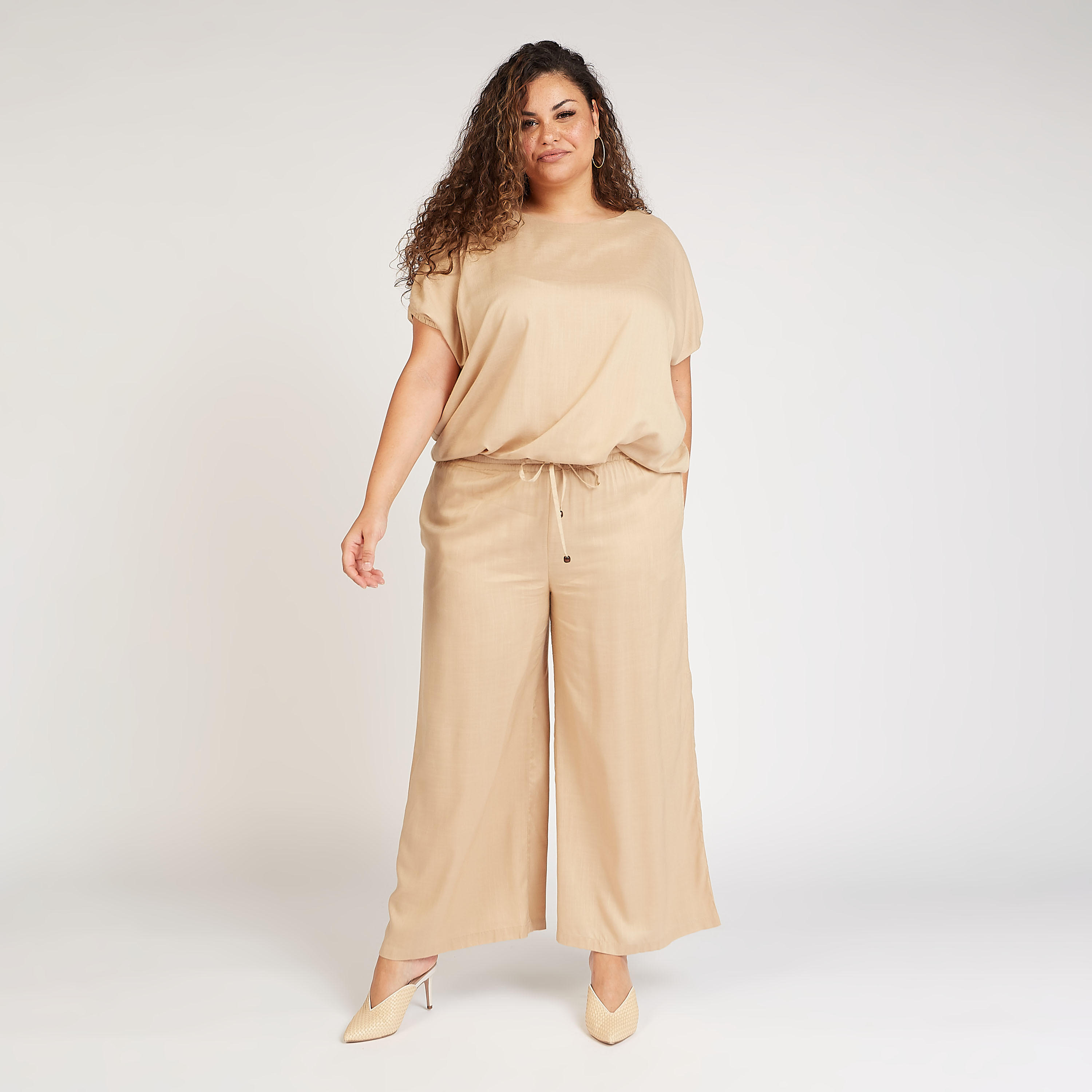 بنطلون بلازو مستدام بارز الملمس بتفاصيل جيوب ورباط-women-clothing-bottoms-trousers-image-2
