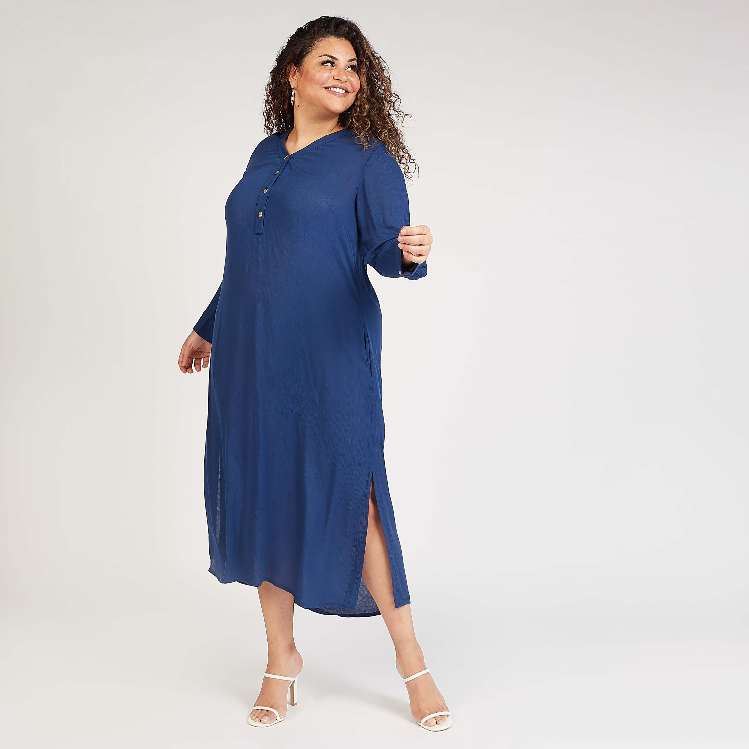 فستان قميص مستدام ميدي بارز الملمس بأكمام طويلة-women-clothing-dresses-image-1