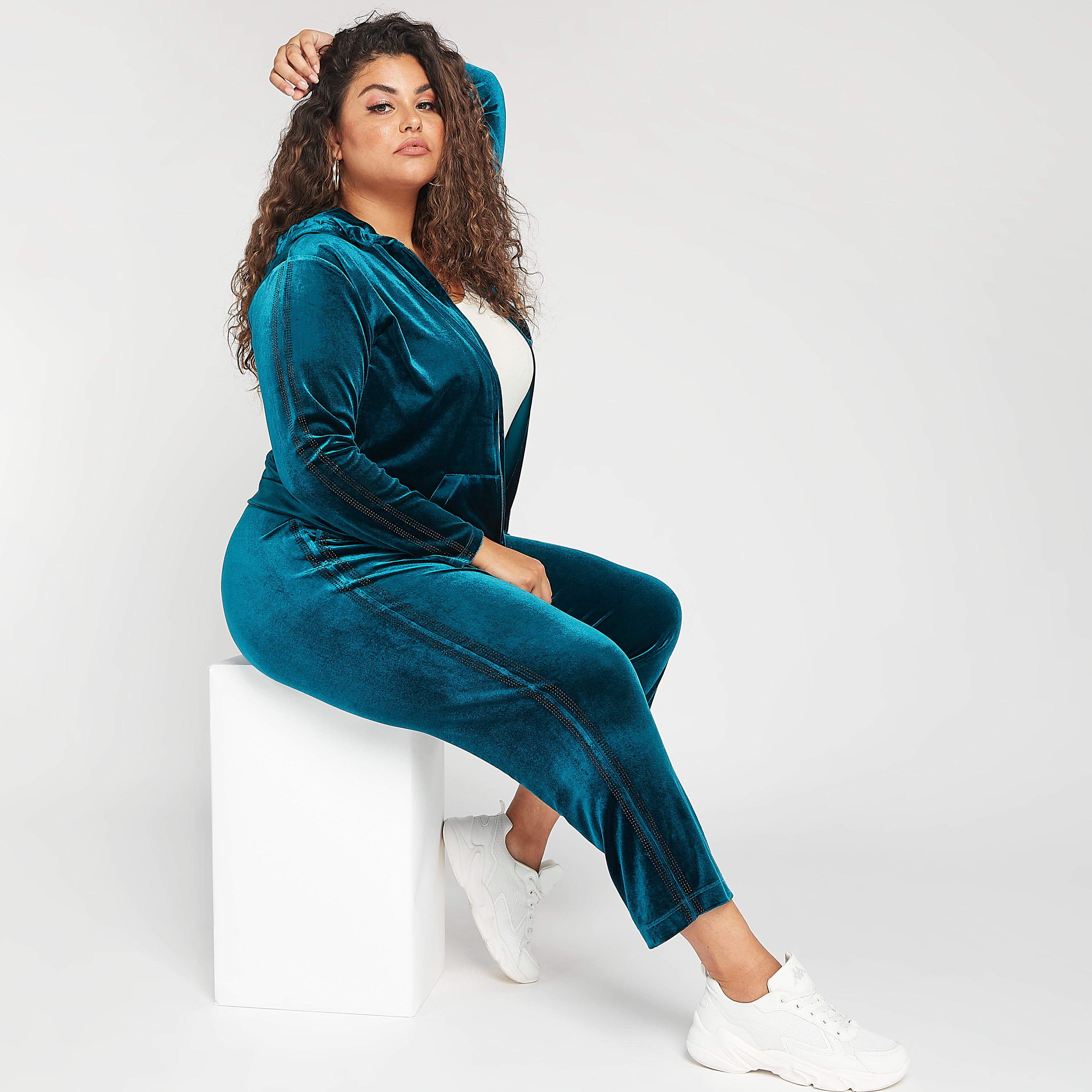 بنطلون مخملي قصير برباط إغلاق وجيوب-women-clothing-bottoms-trousers-image-7