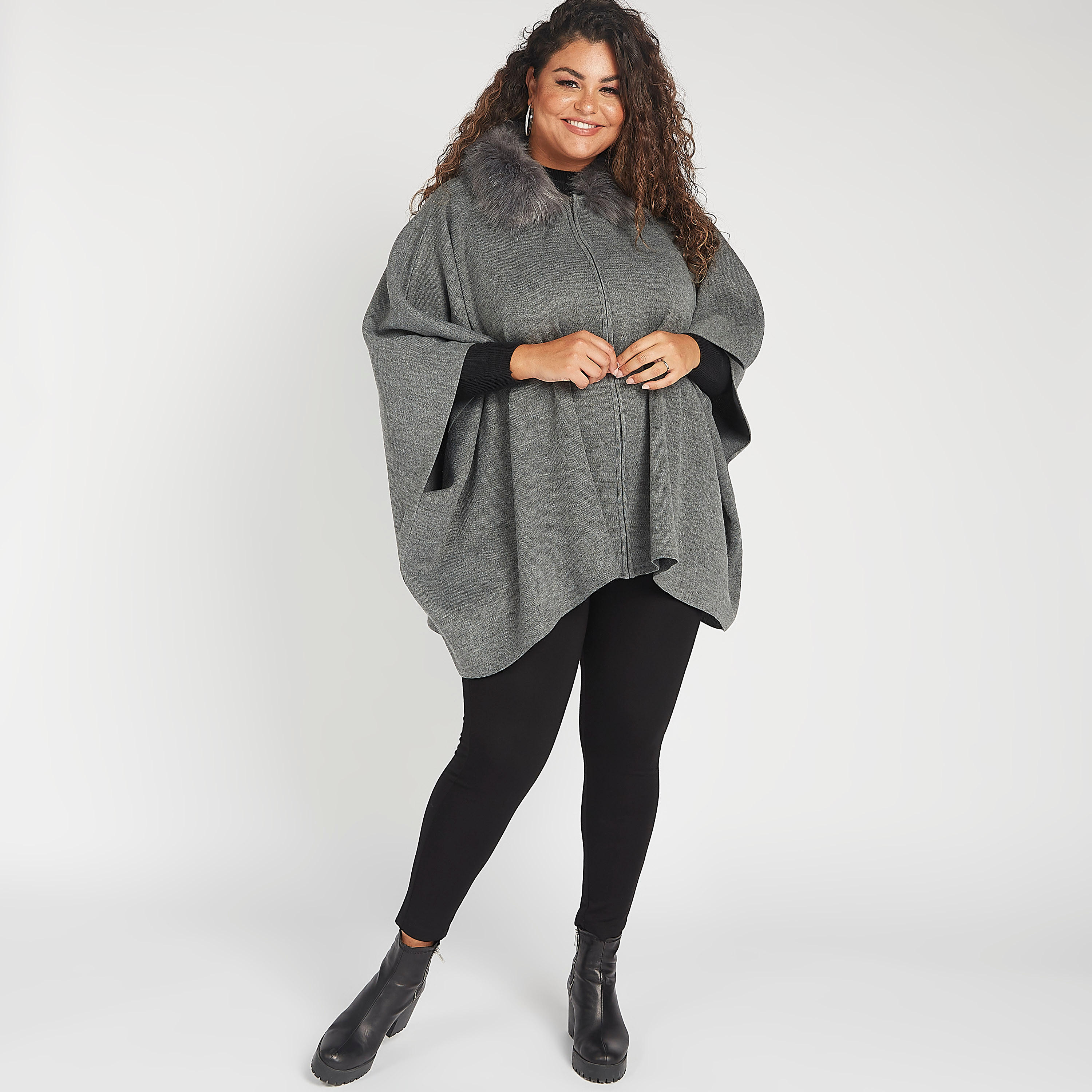 سترة بونشو بارزة الملمس بسحّاب مع ياقة فرو-women-winterwear-cardigansandjumpers-cardigans-image-2