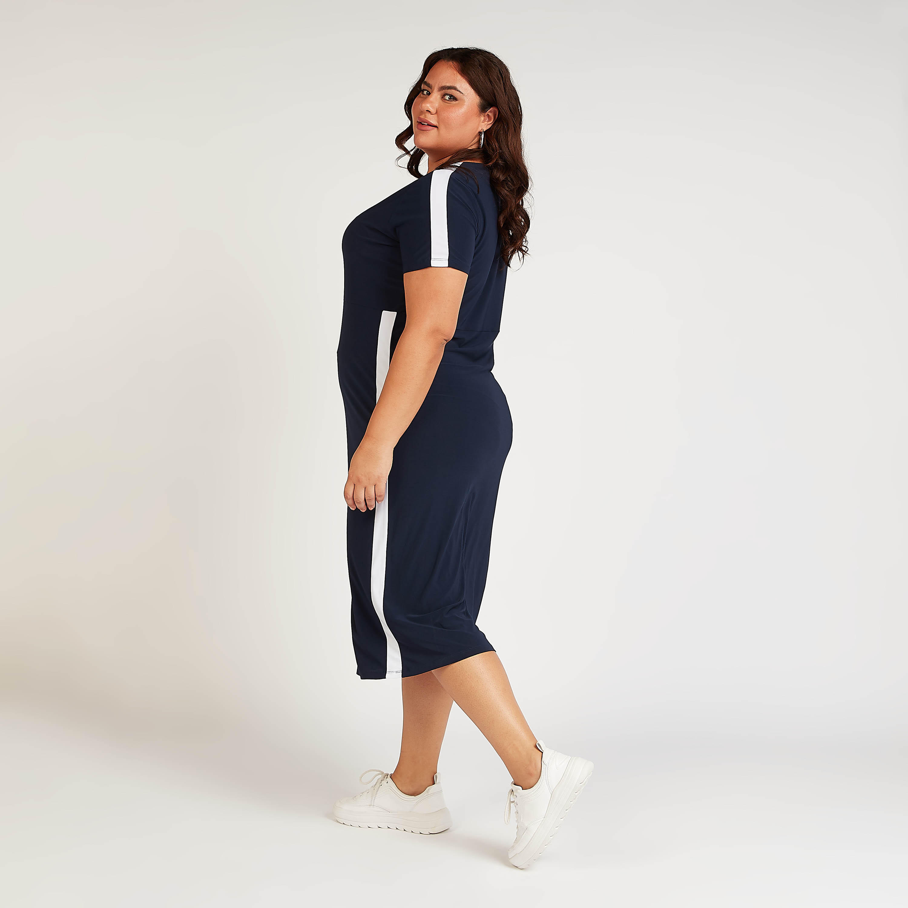 فستان ميدي واسع سادة بأكمام قصيرة وتفاصيل شريطة-women-clothing-dresses-image-5