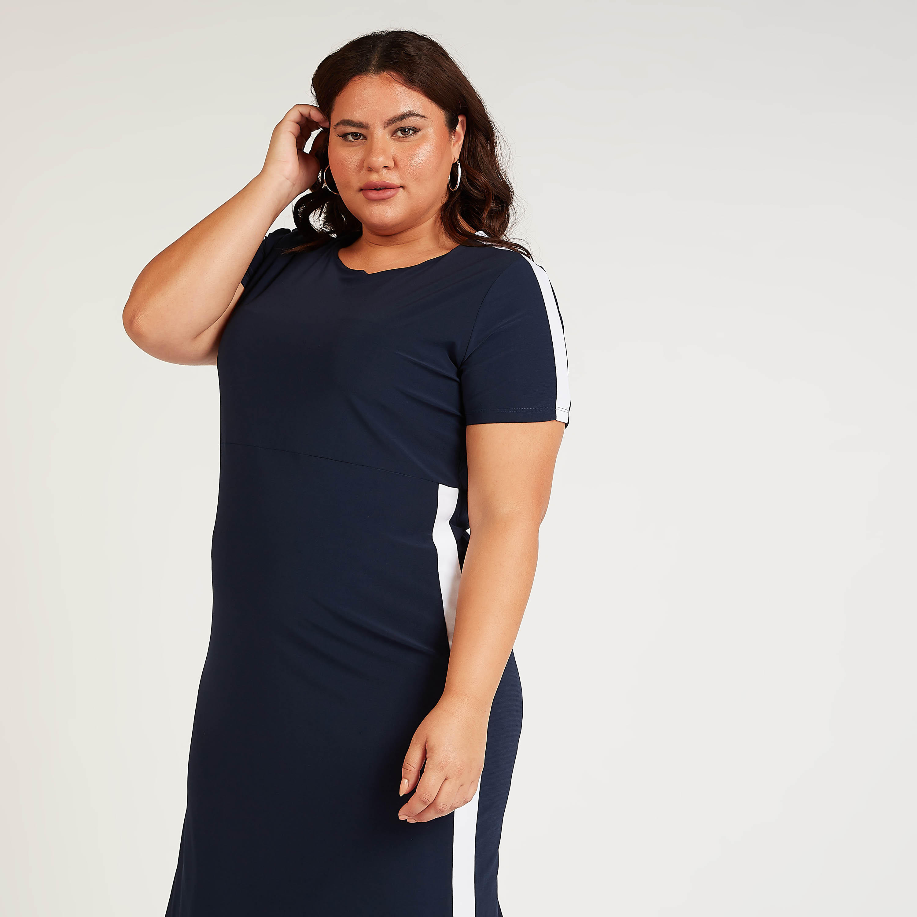 فستان ميدي واسع سادة بأكمام قصيرة وتفاصيل شريطة-women-clothing-dresses-image-1