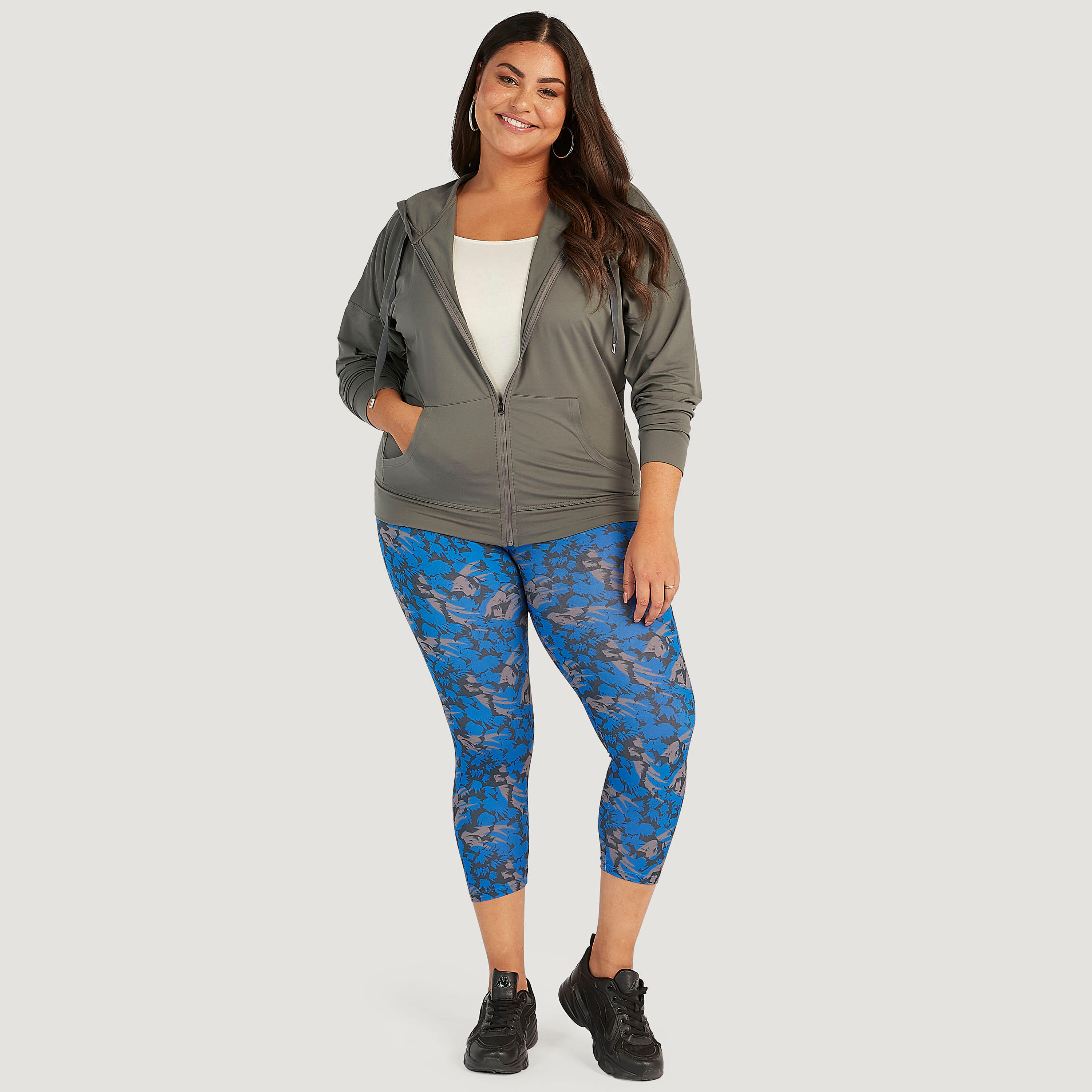 جاكيت بقبّعة سادة بسحّاب مع جيوب-women-winterwear-coatsandjackets-jackets-image-2