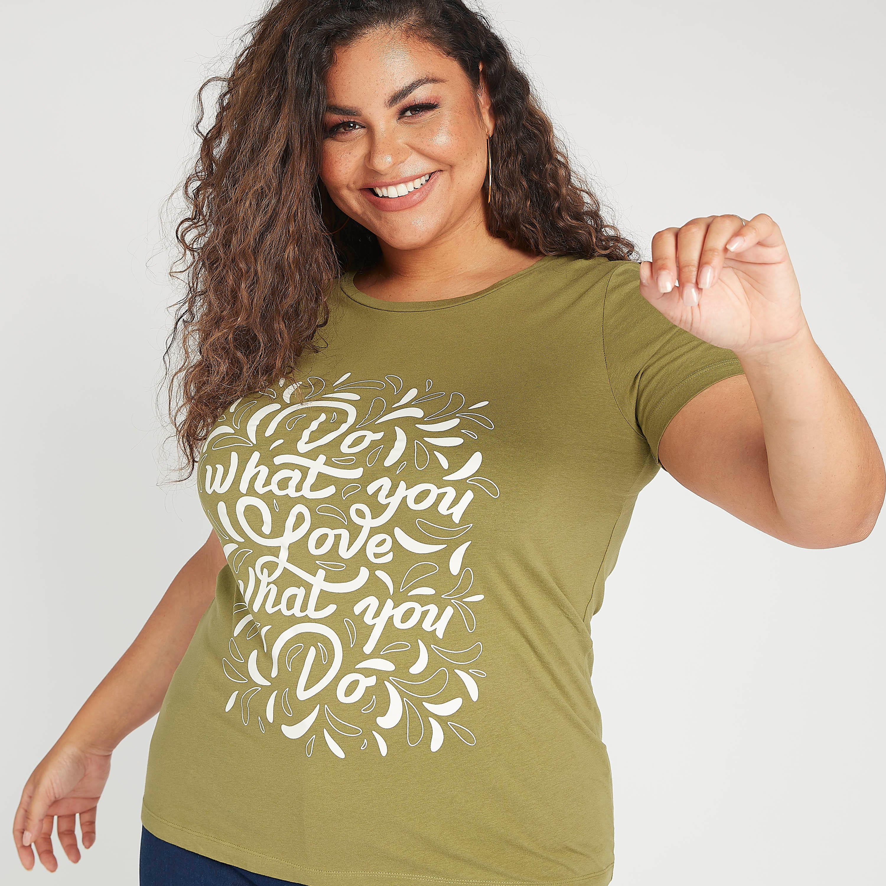 تيشيرت مستدام بياقة مستديرة وأكمام قصيرة وطبعات-women-clothing-tshirts-image-5