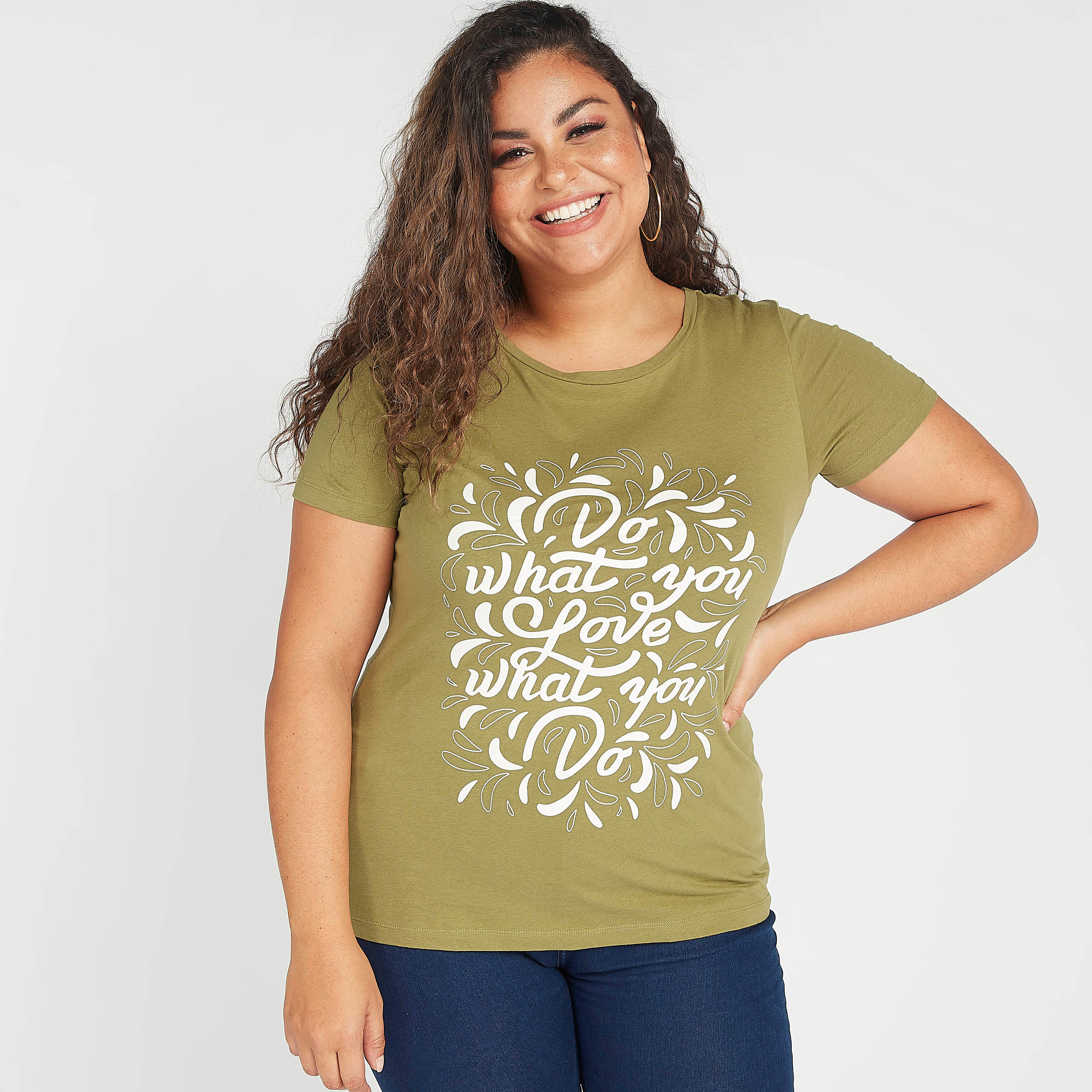 تيشيرت مستدام بياقة مستديرة وأكمام قصيرة وطبعات-women-clothing-tshirts-image-1
