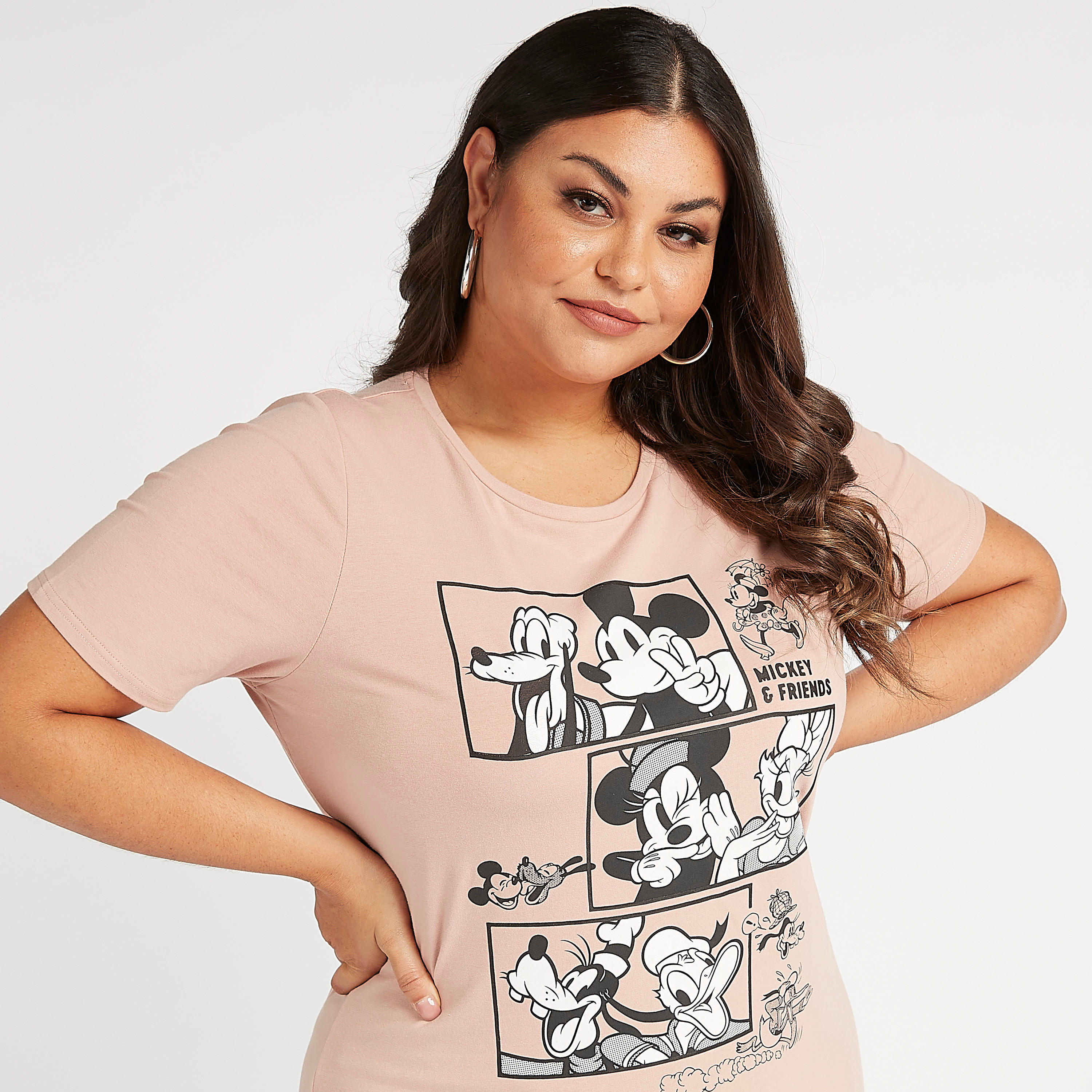تيشيرت مستدام بأكمام قصيرة وطبعات ميكي أند ذي فريندس-women-clothing-tshirts-image-3