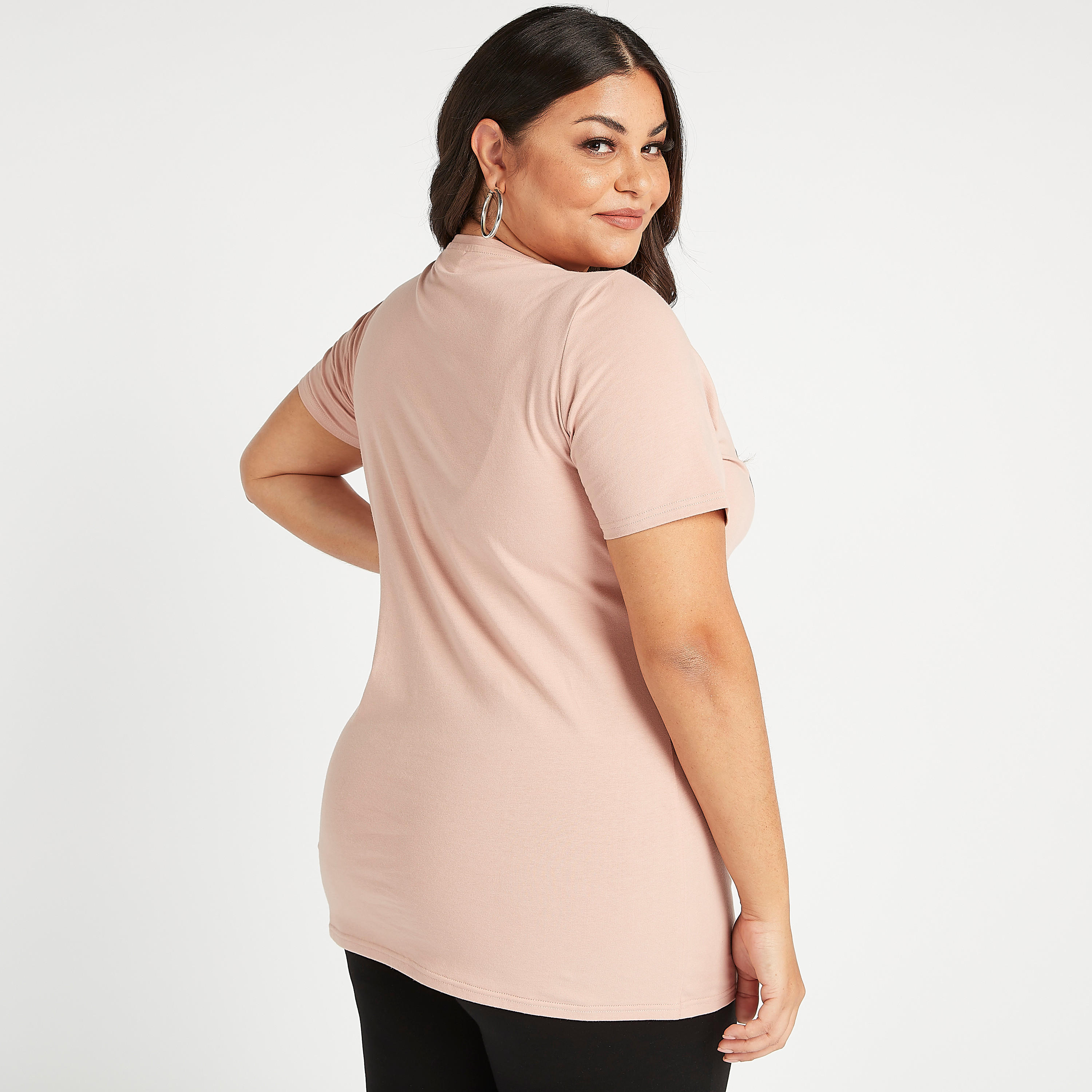تيشيرت مستدام بأكمام قصيرة وطبعات ميكي أند ذي فريندس-women-clothing-tshirts-image-4