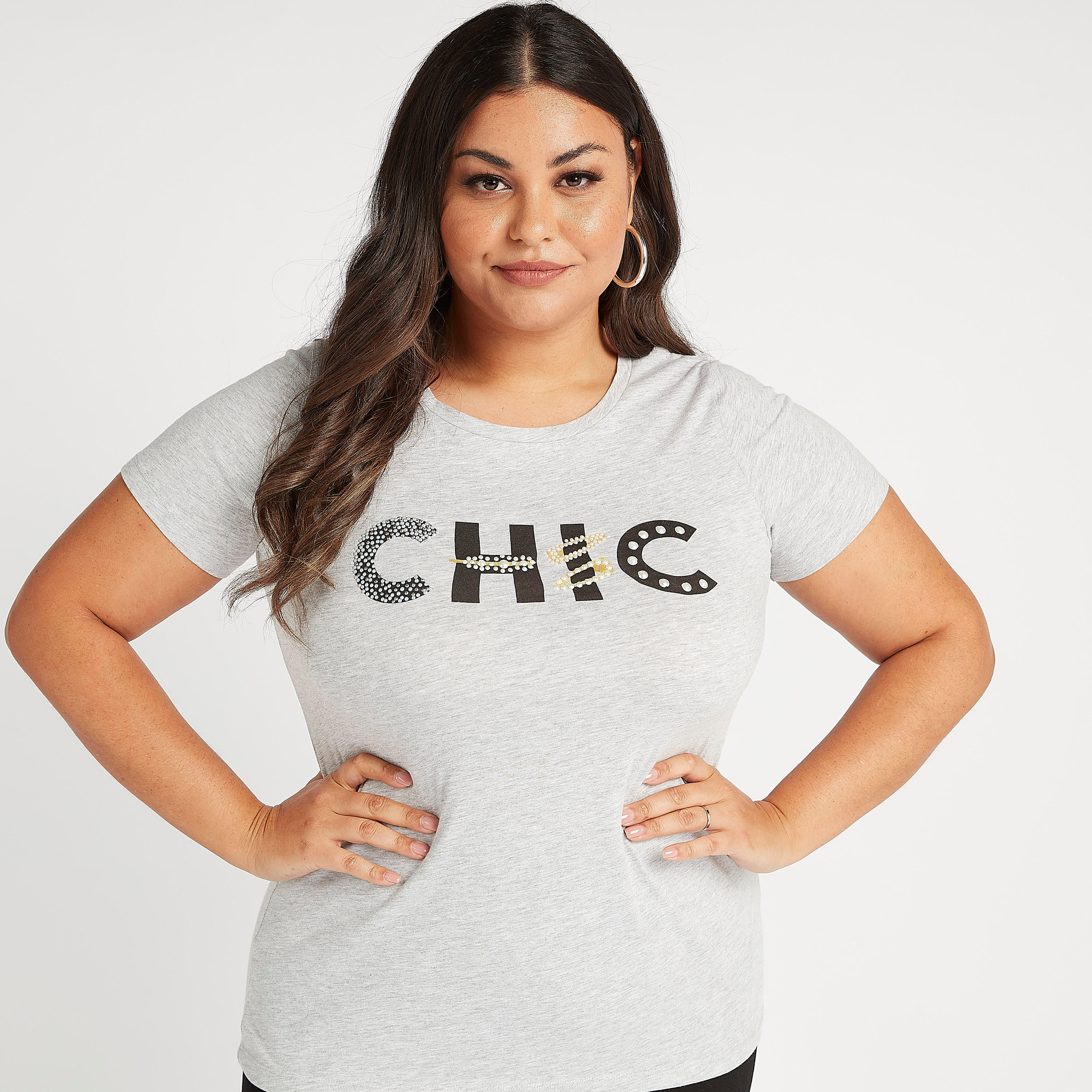 تيشيرت مستدام بطبعات شعار وياقة مستديرة وأكمام قصيرة-women-clothing-tshirts-image-3
