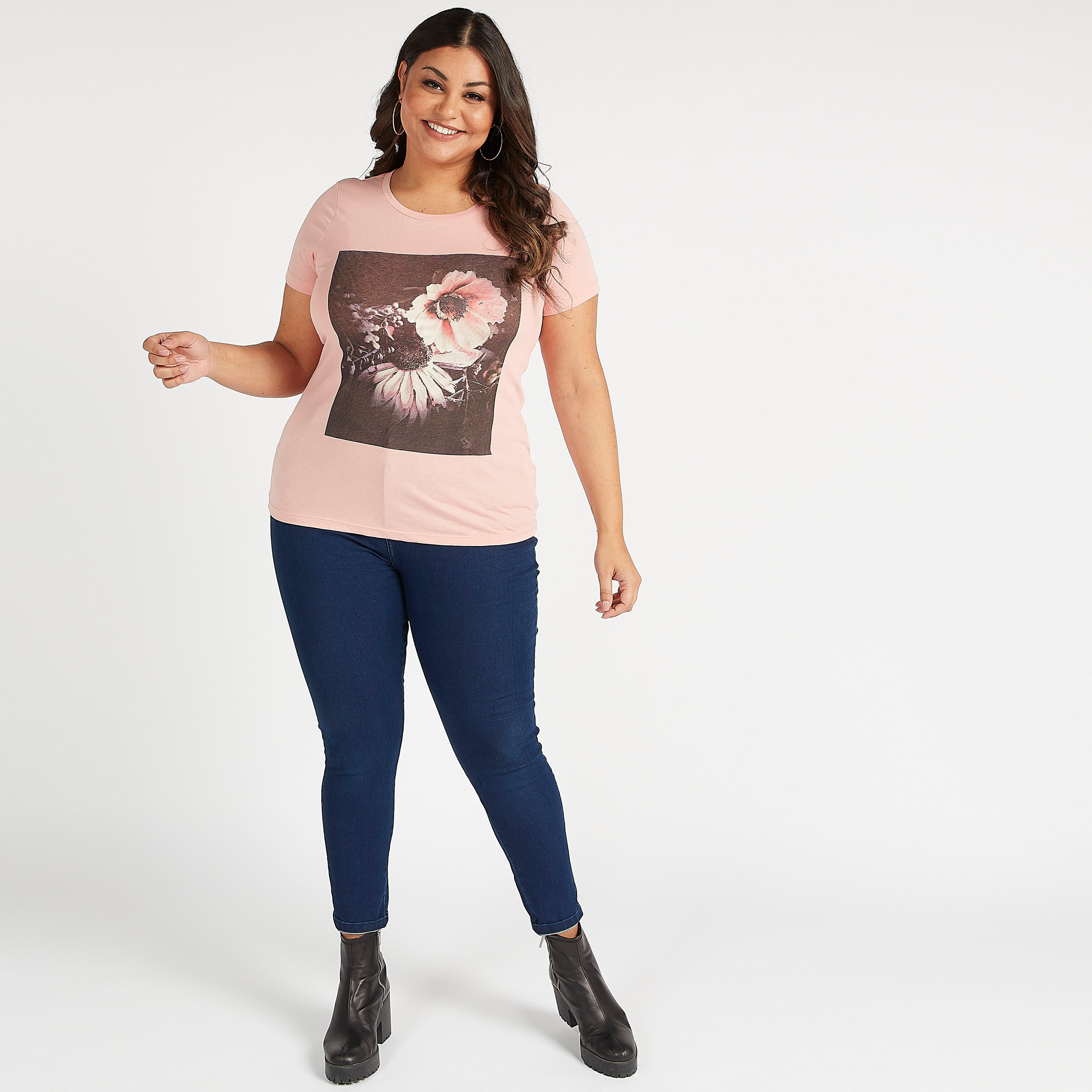 تيشيرت بياقة مستديرة وأكمام قصيرة وطبعات أزهار-women-clothing-tshirts-image-2